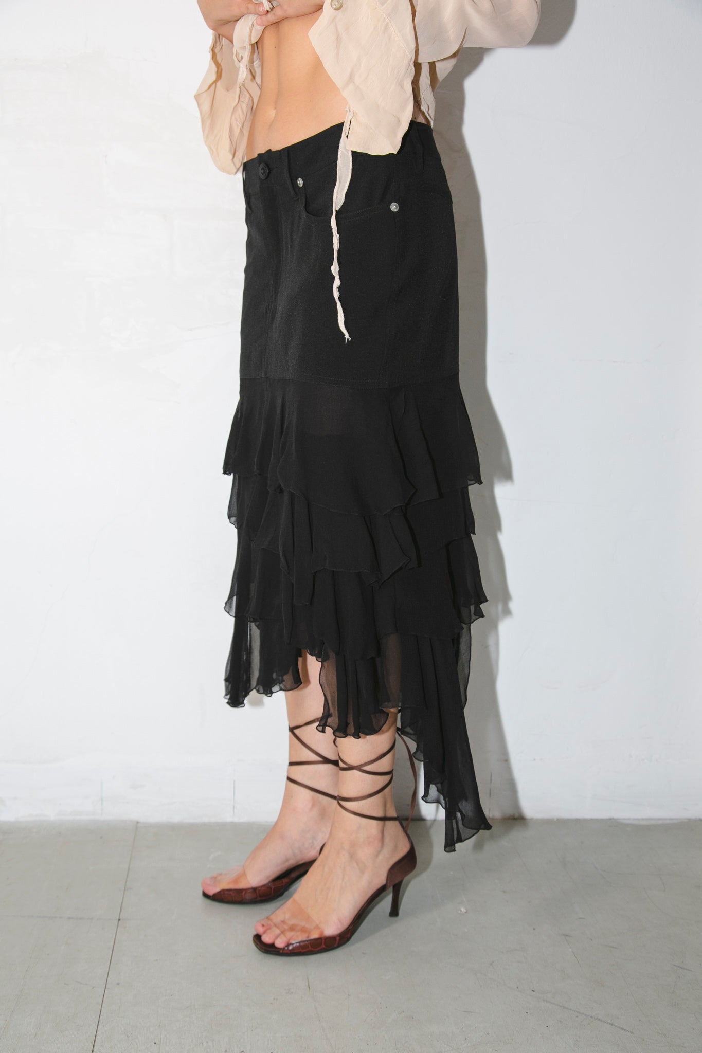 BLACK RUFFLES SKIRT