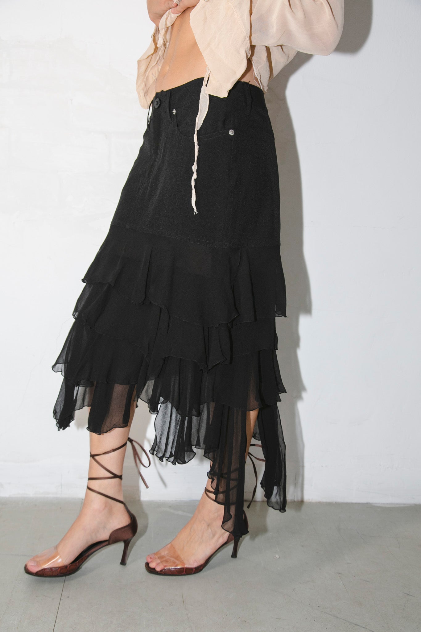 BLACK RUFFLES SKIRT