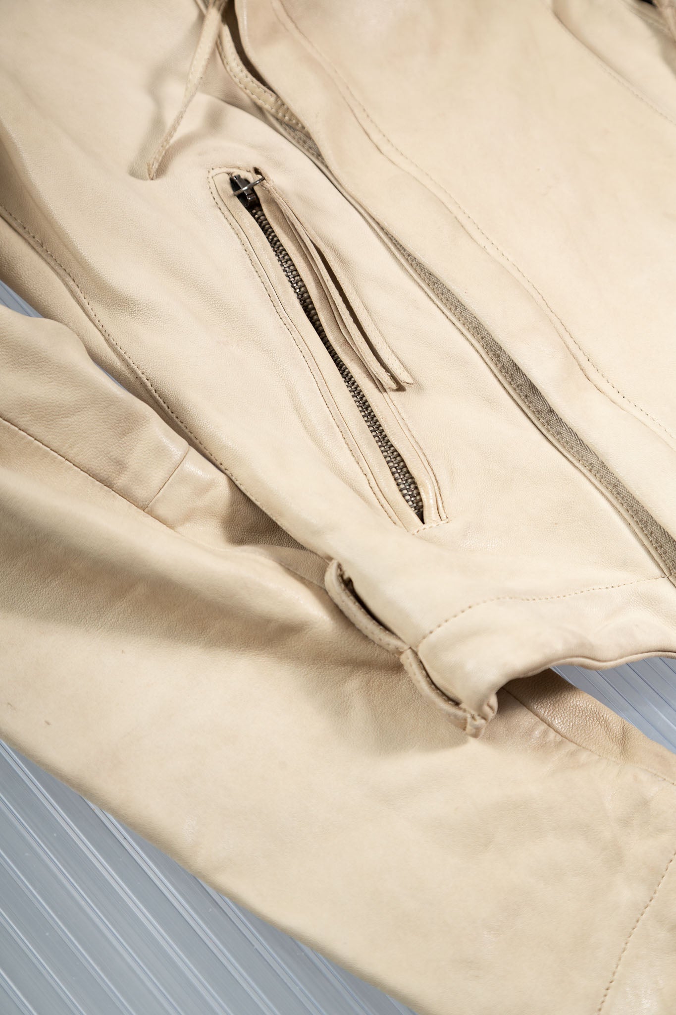 ASYMMETRIC LEATHER WASHED JACKET