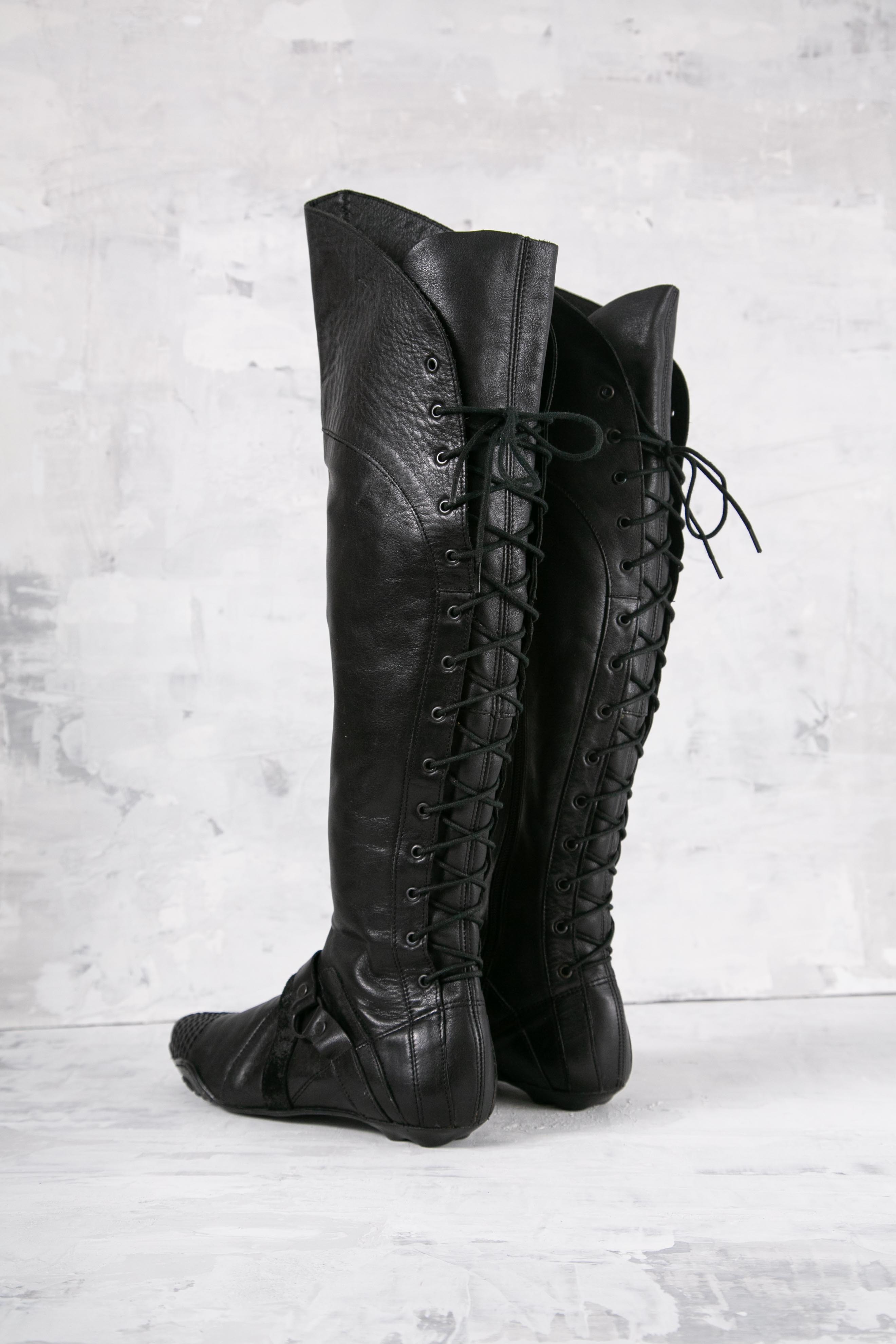 LACE-UP HIGH-KNEE BOOTS