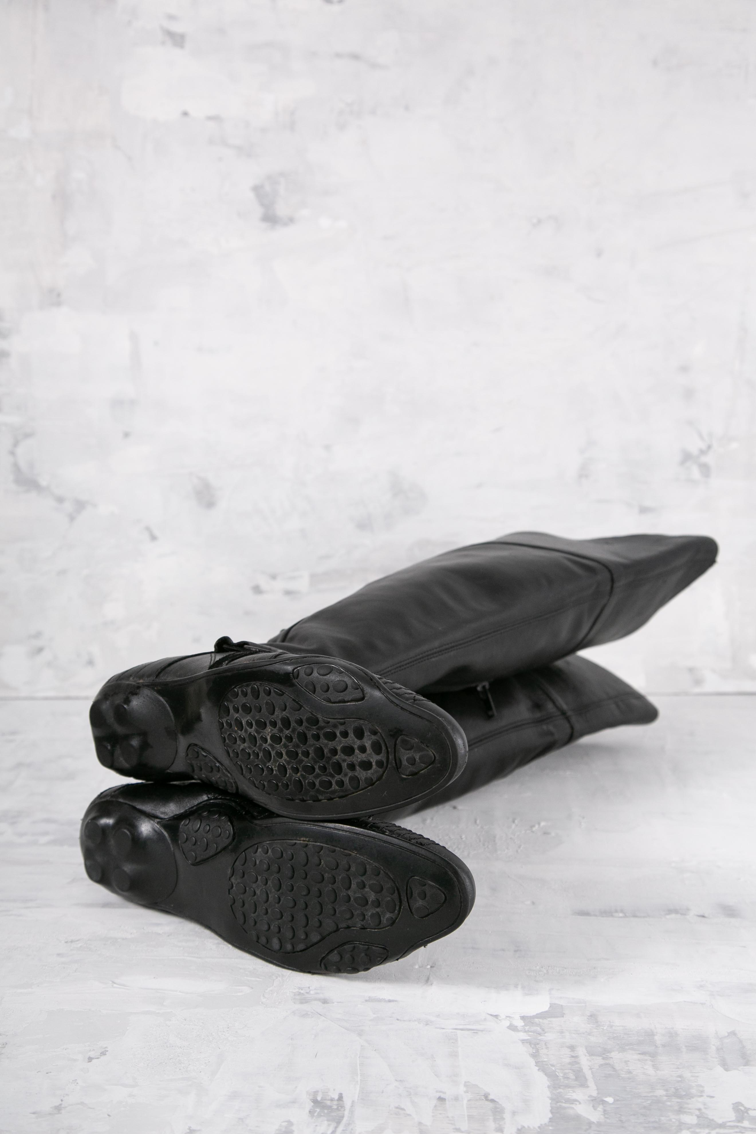 LACE-UP HIGH-KNEE BOOTS