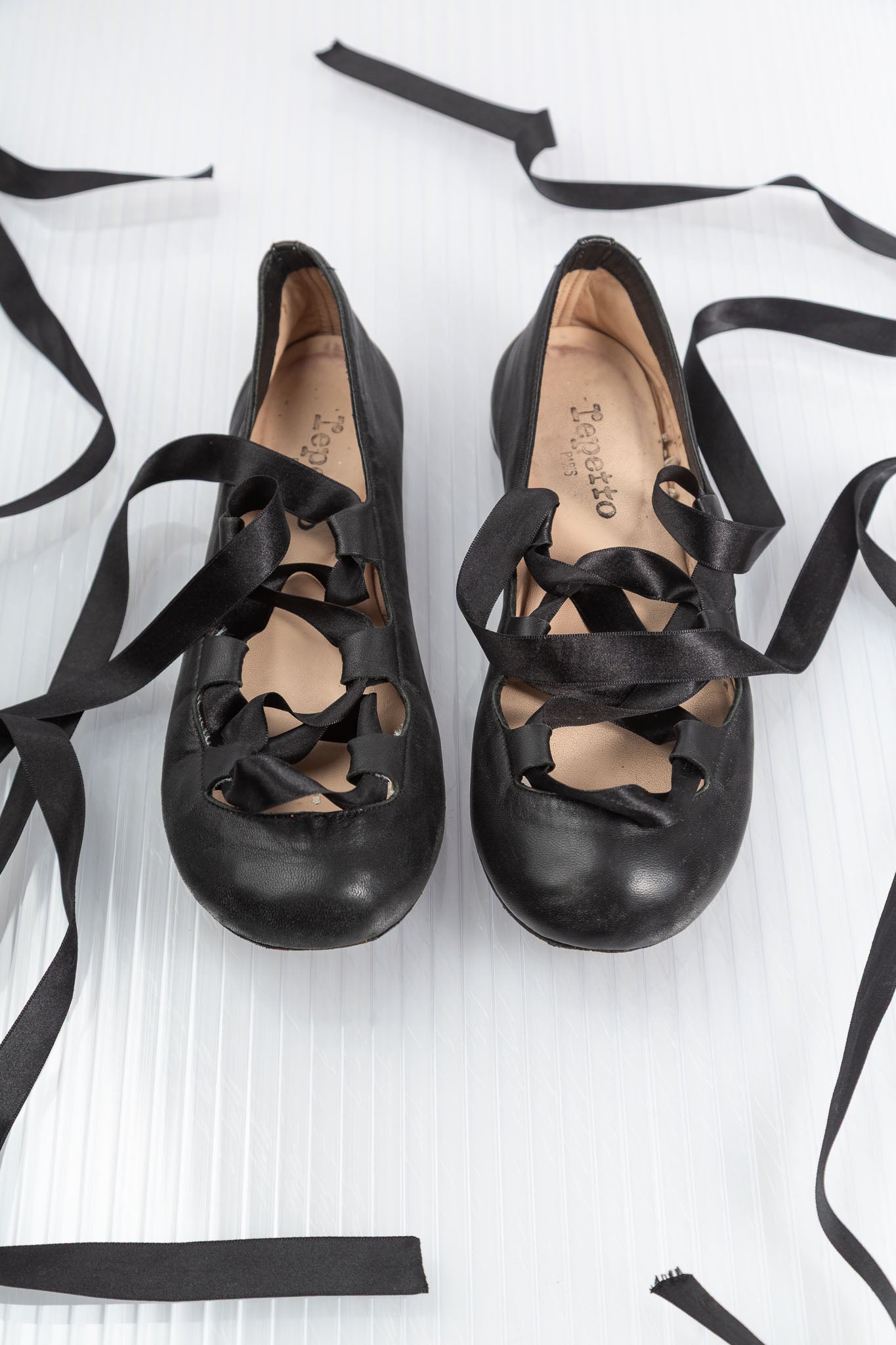 REPETTO BLACK LEATHER LACED-UP BALLERINAS