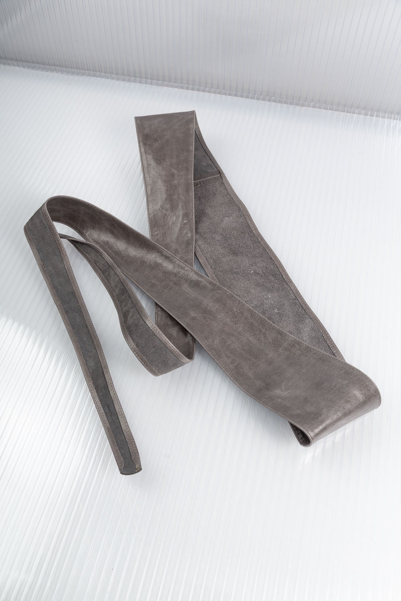 MAX MARA GREY LEATHER STRAP BELT