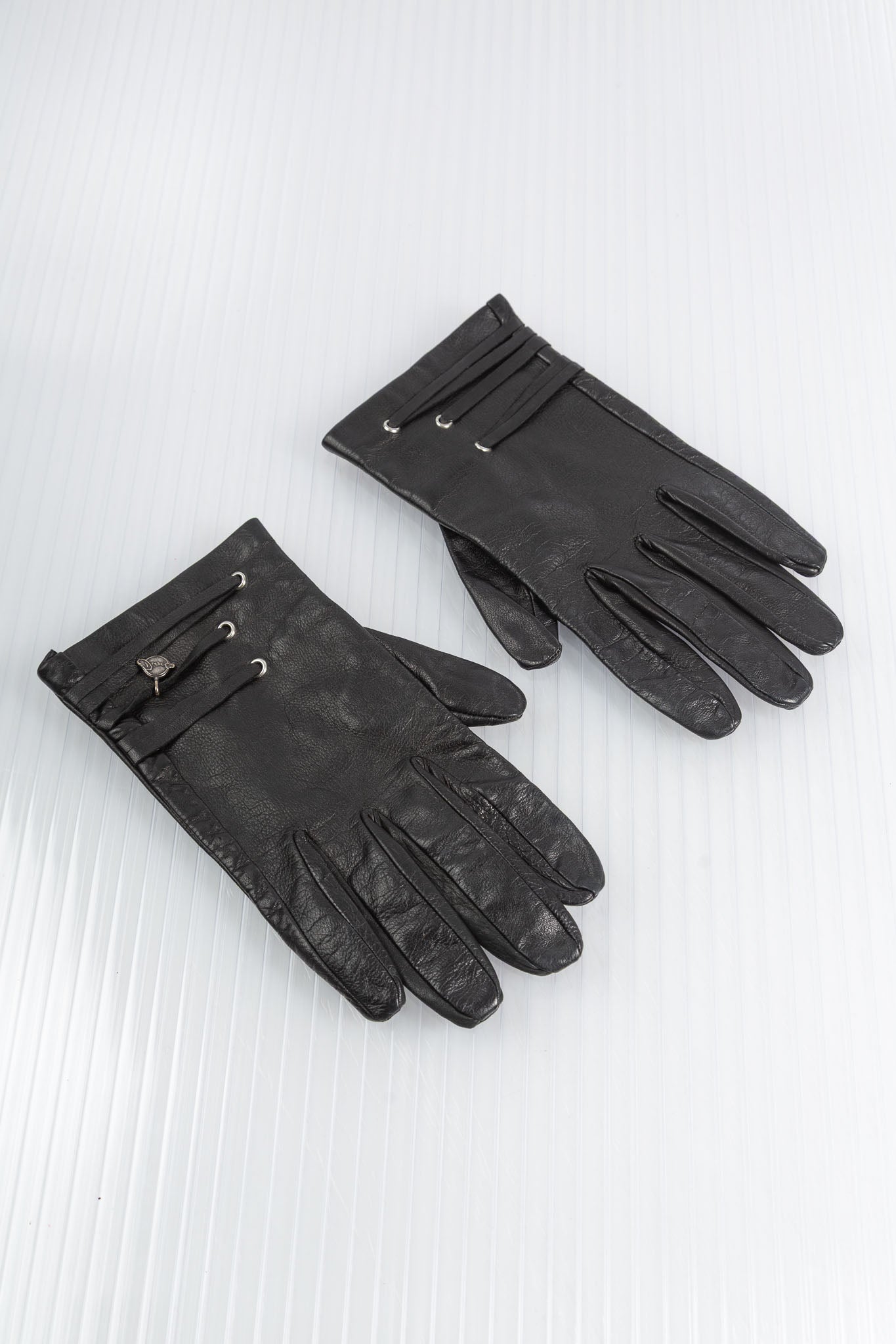 LEATHER LACED GLOVES