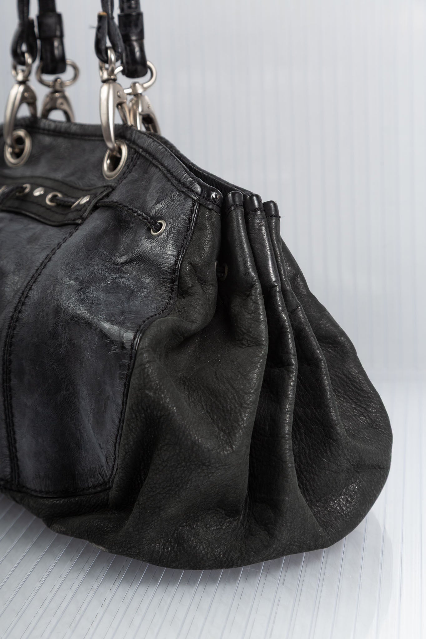 MAX MARA BLACK DISTRESSED LEATHER HANDBAG