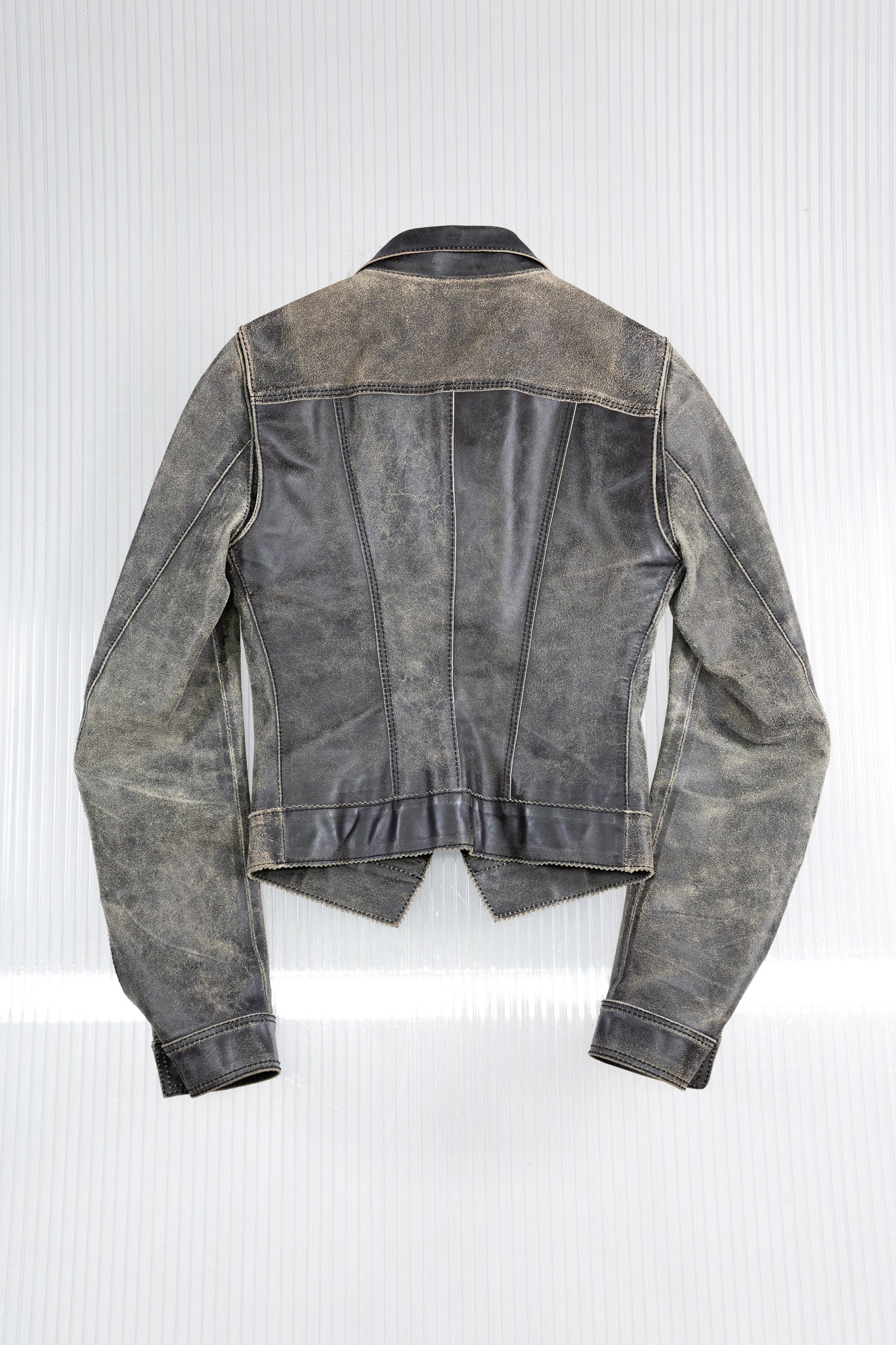 DISTRESSED LEATHER CROPPED JACKET