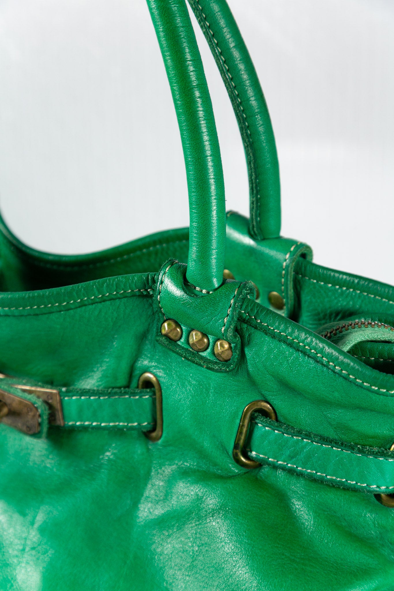 GREEN STUDDED FIRKIN LEATHER HANDBAG