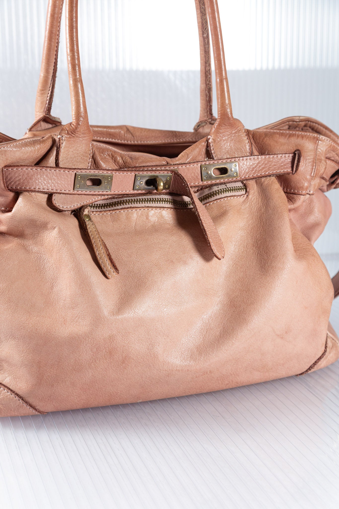 WASHED ROSE HARDWARE FIRKIN LEATHER BAG