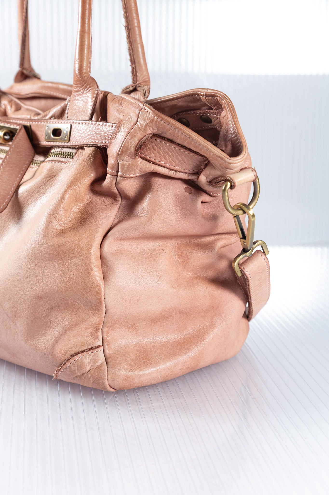 WASHED ROSE HARDWARE FIRKIN LEATHER BAG