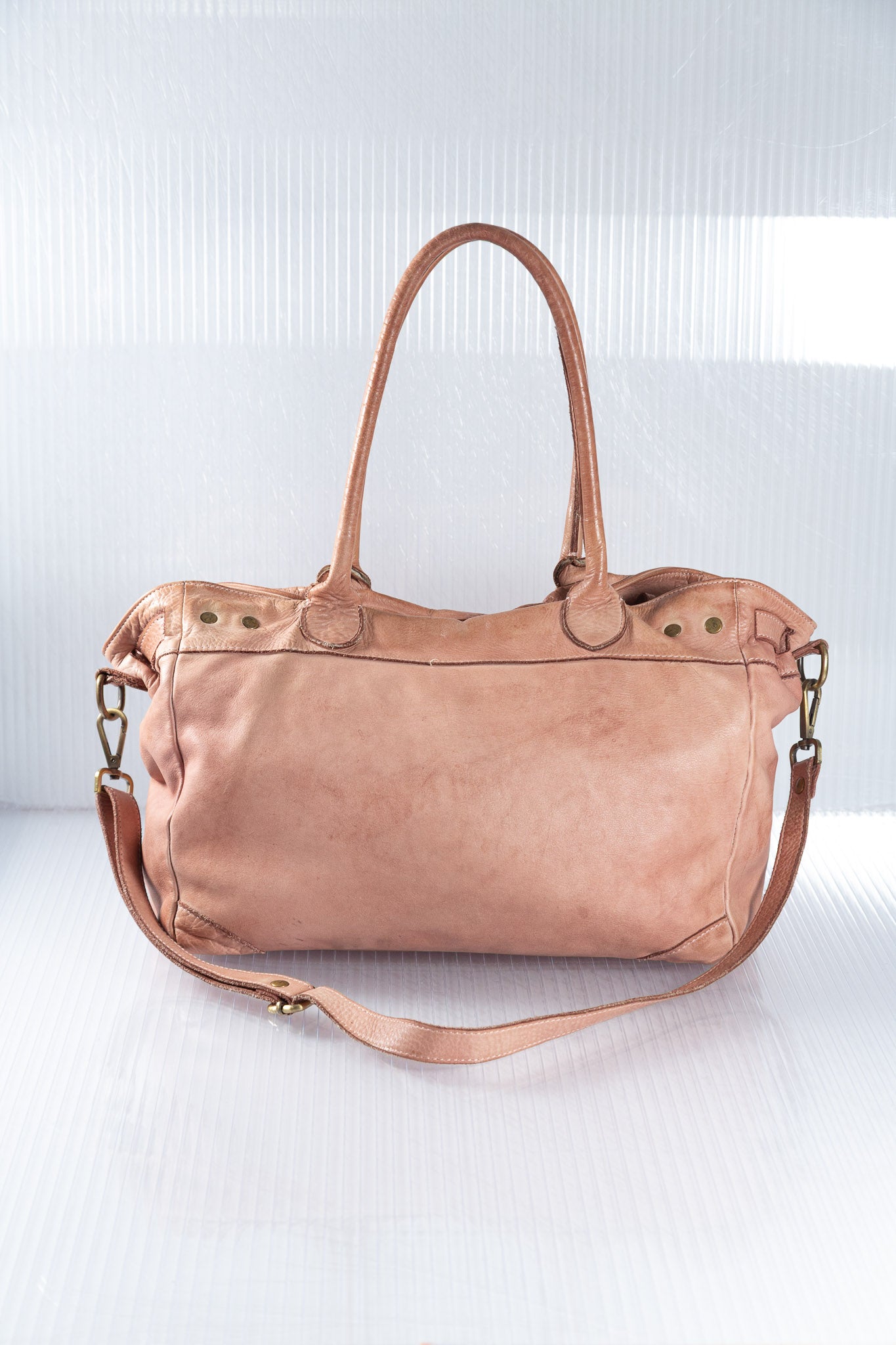 WASHED ROSE HARDWARE FIRKIN LEATHER BAG