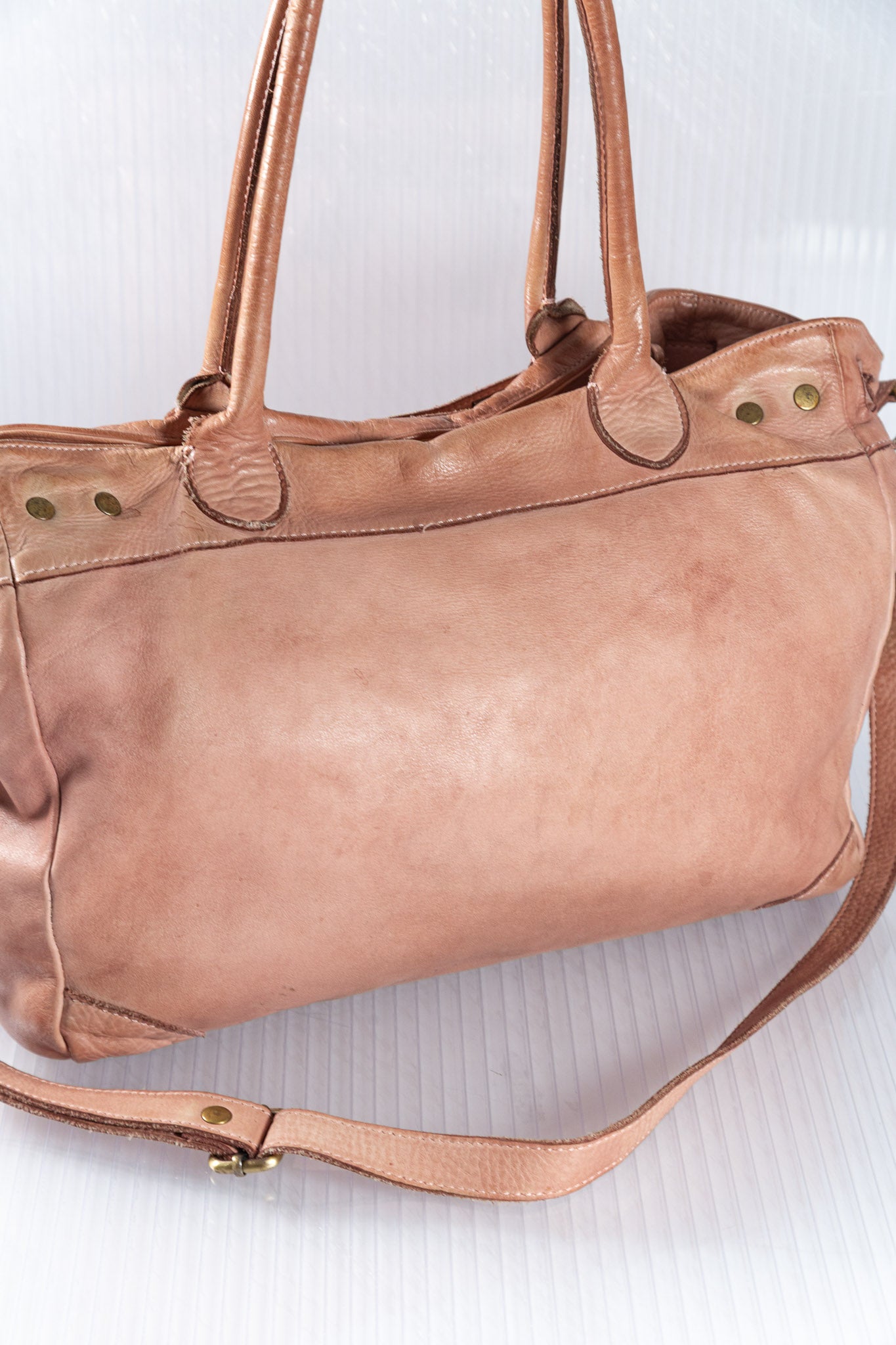 WASHED ROSE HARDWARE FIRKIN LEATHER BAG