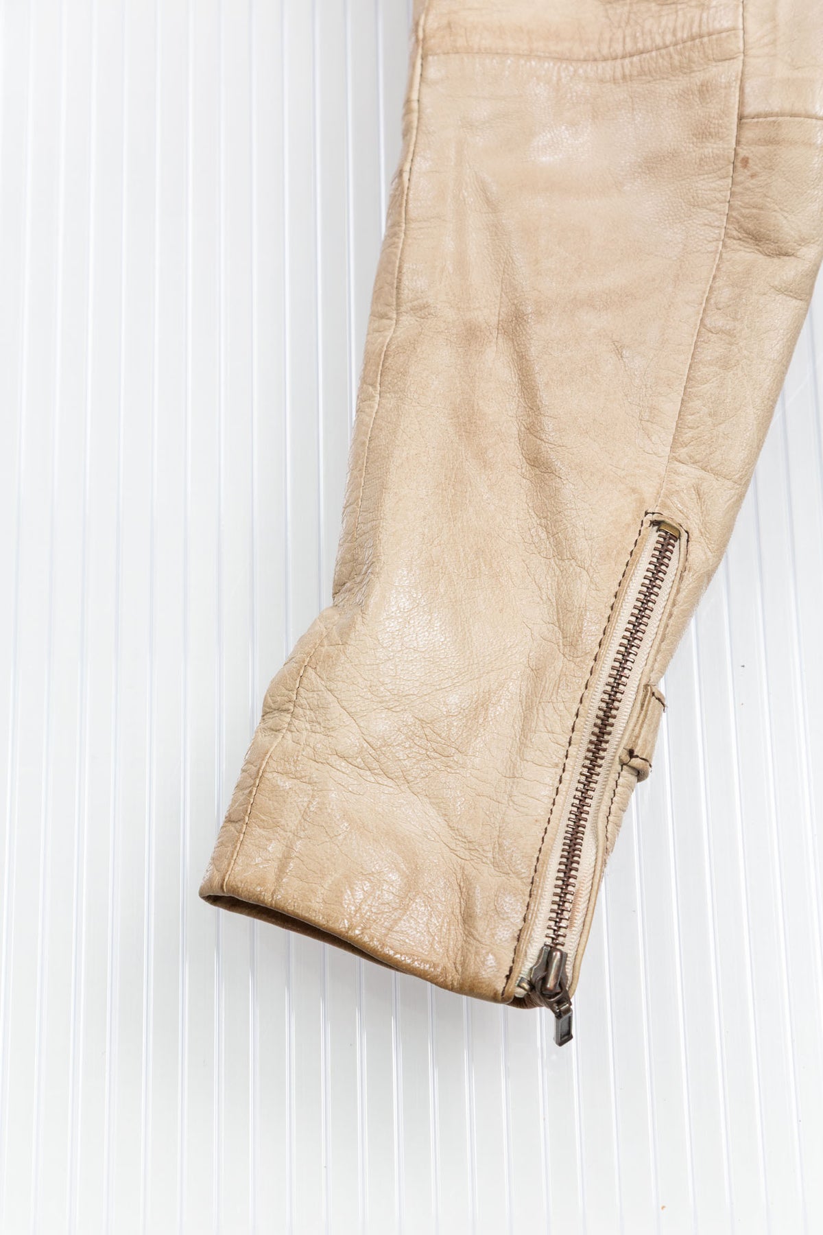 SAND LEATHER CROPPED UTILITY JACKET