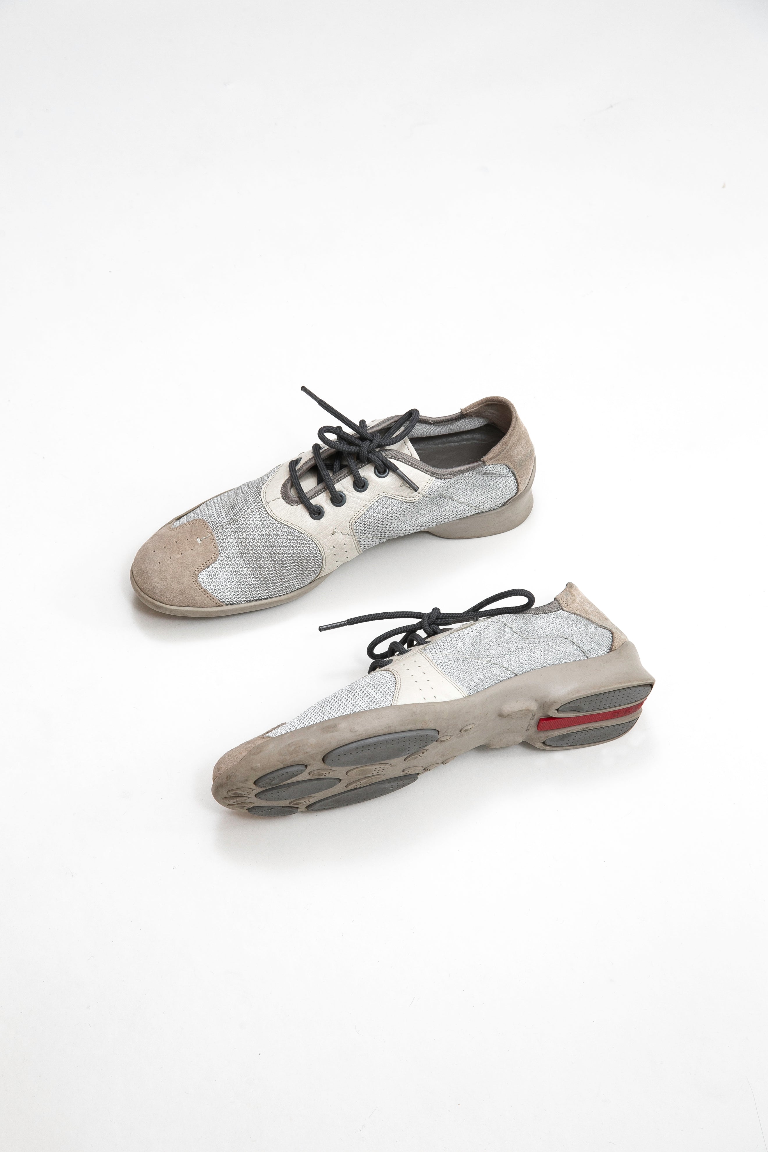 SS99 SILVER SNEAKERS