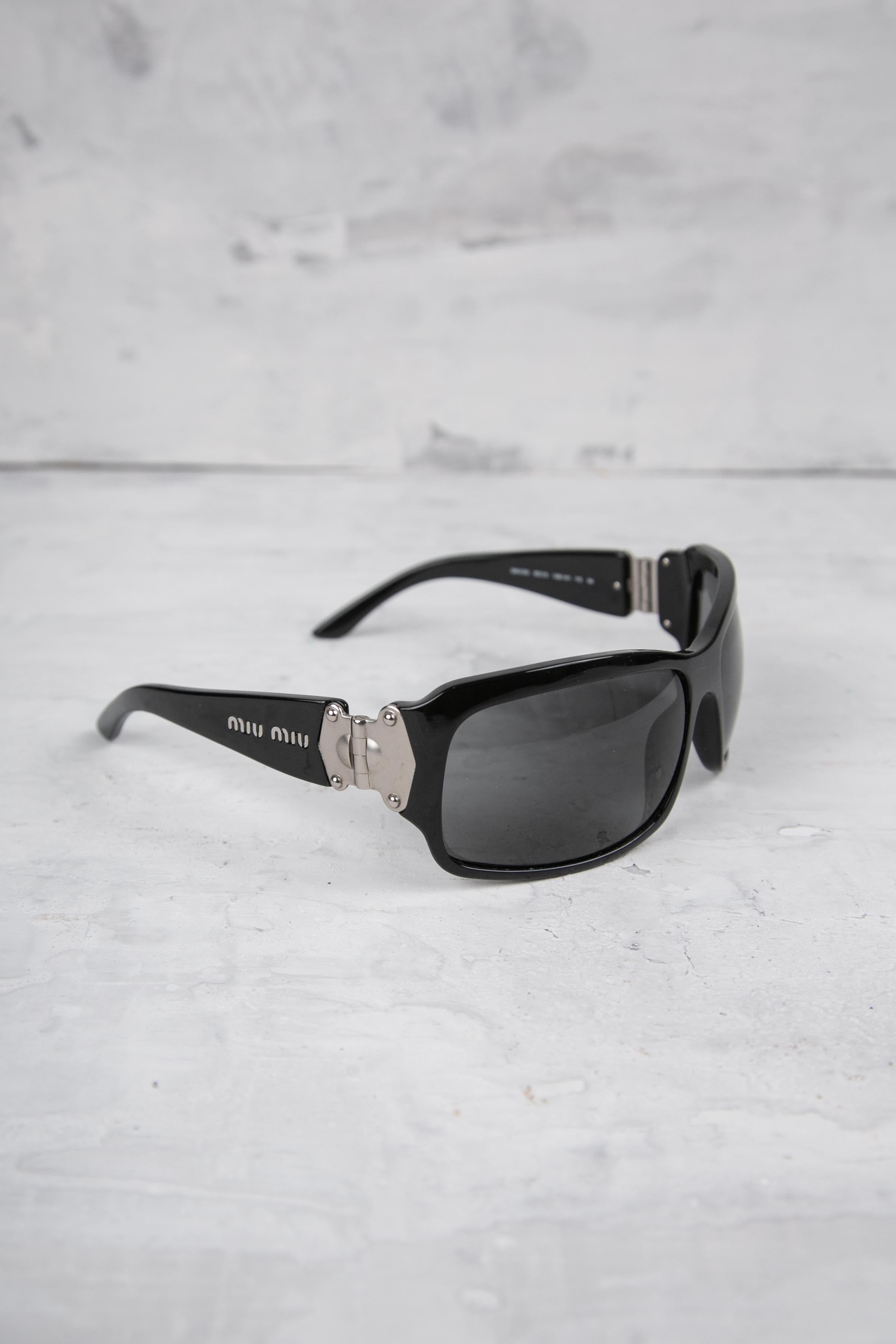 HARDWARE SHIELD SUNGLASSES