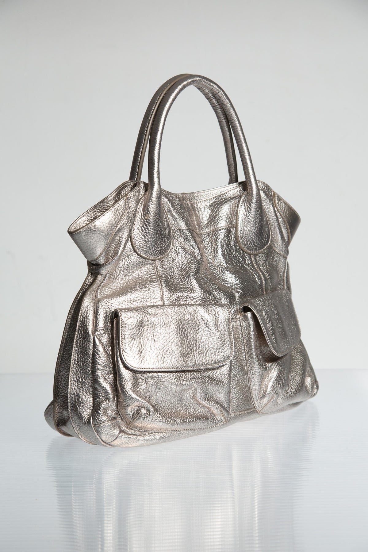 METALLIC SILVER LEATHER TOTE BAG