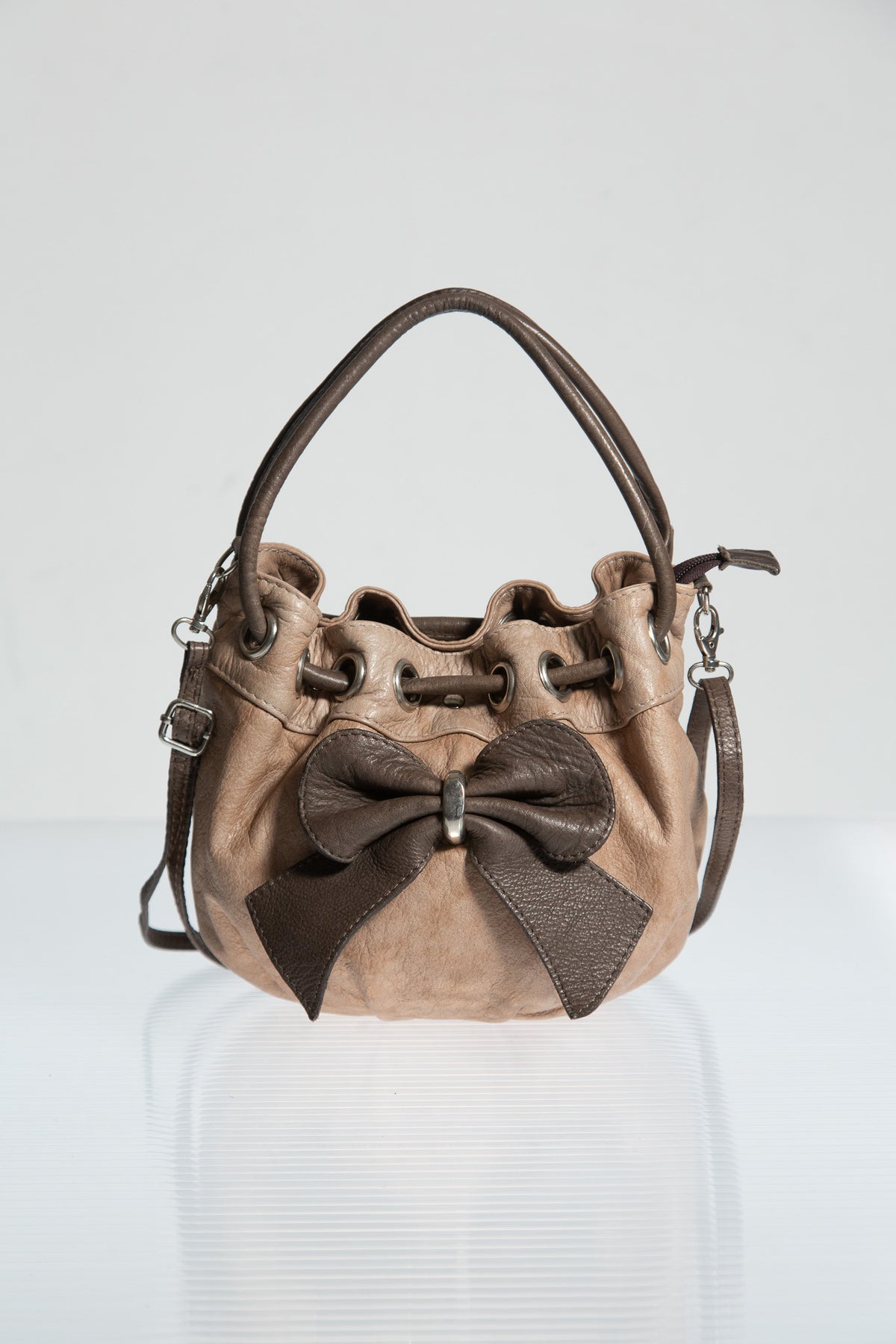TAUPE LEATHER BOW BUCKET BAG