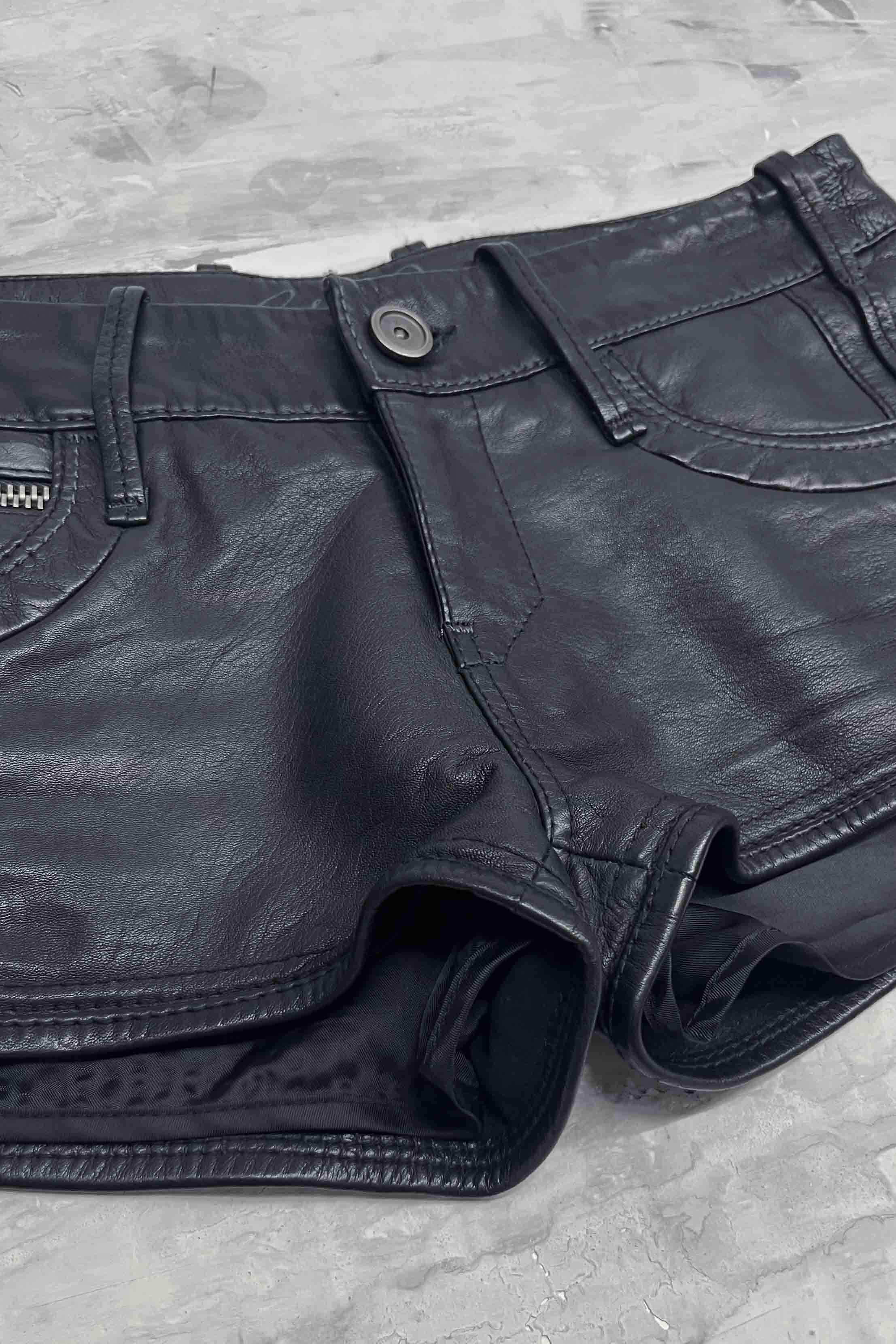 BLACK LEATHER MICRO SHORTS