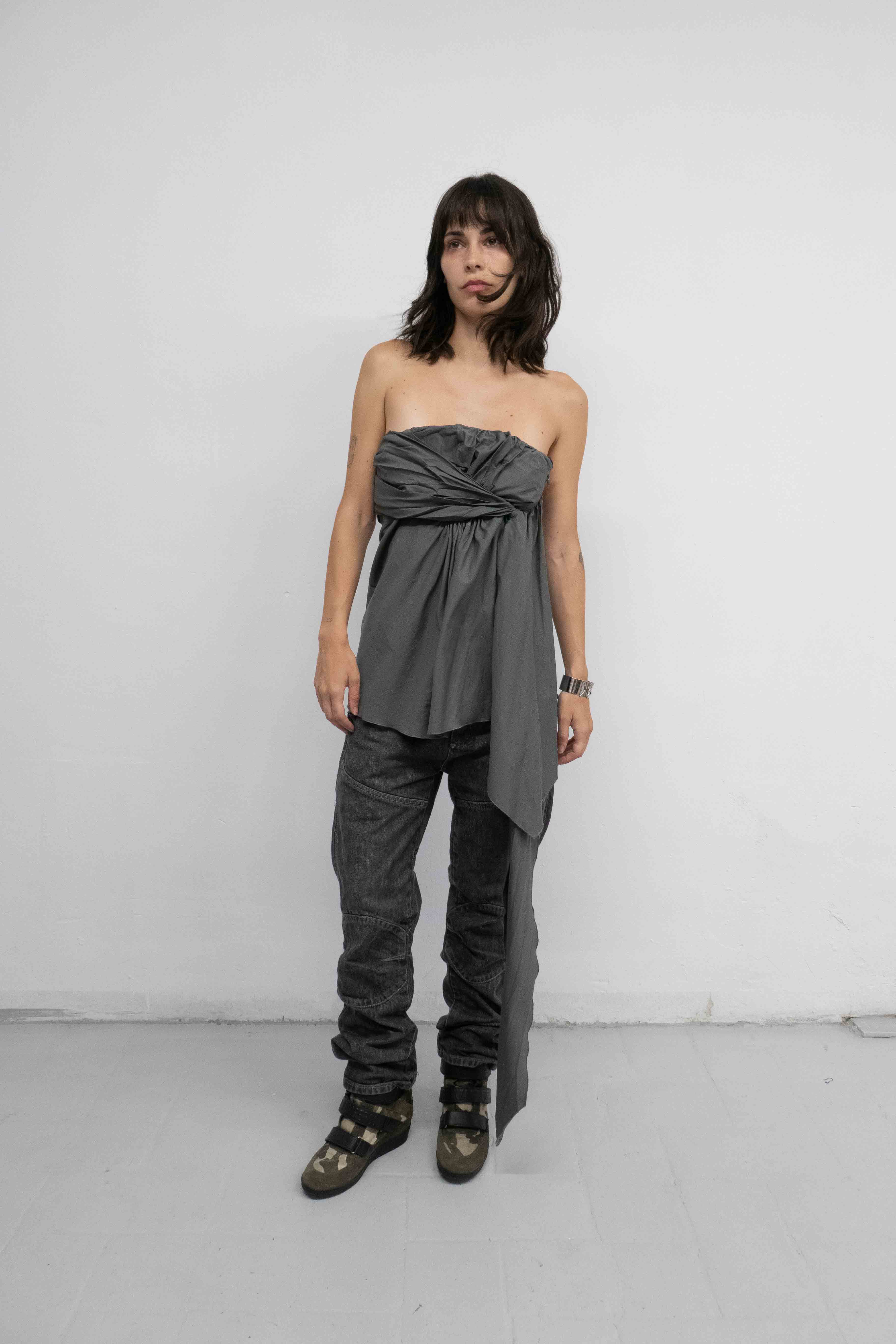 LAYERED STAPELESS TOP
