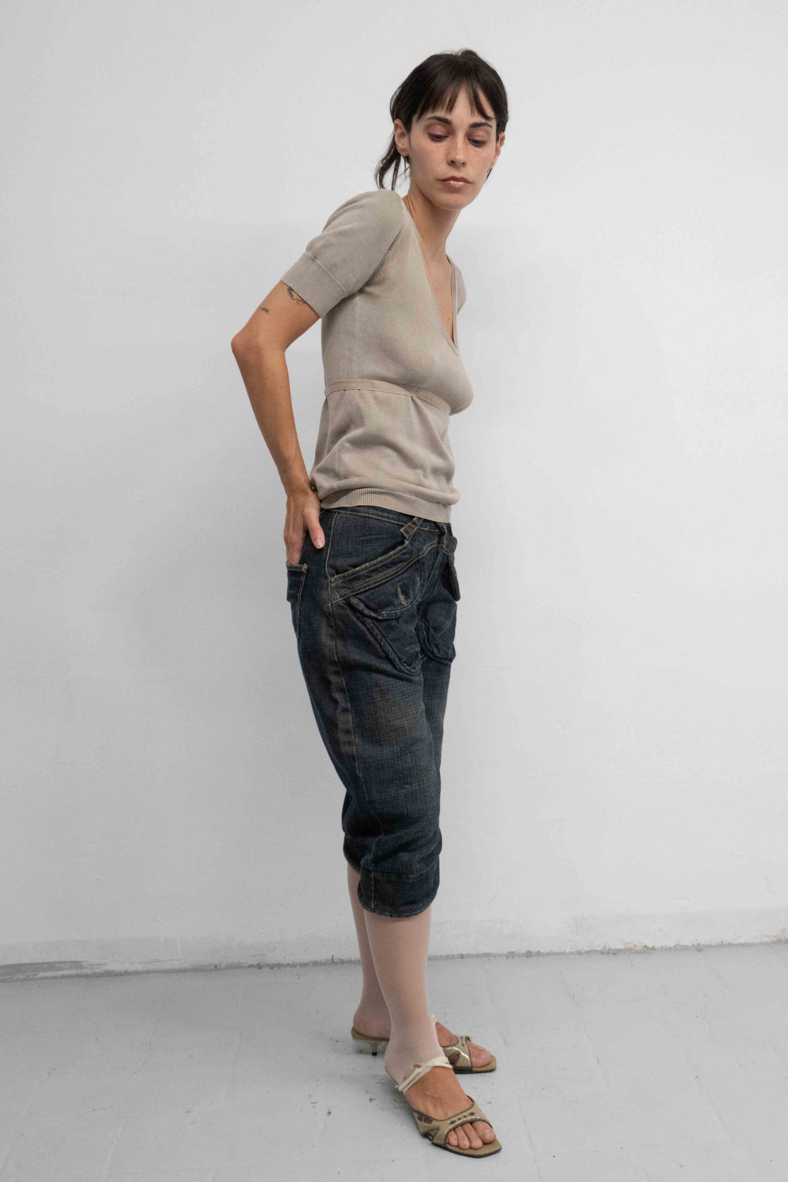 WASHED POCKETS CAPRI JEANS