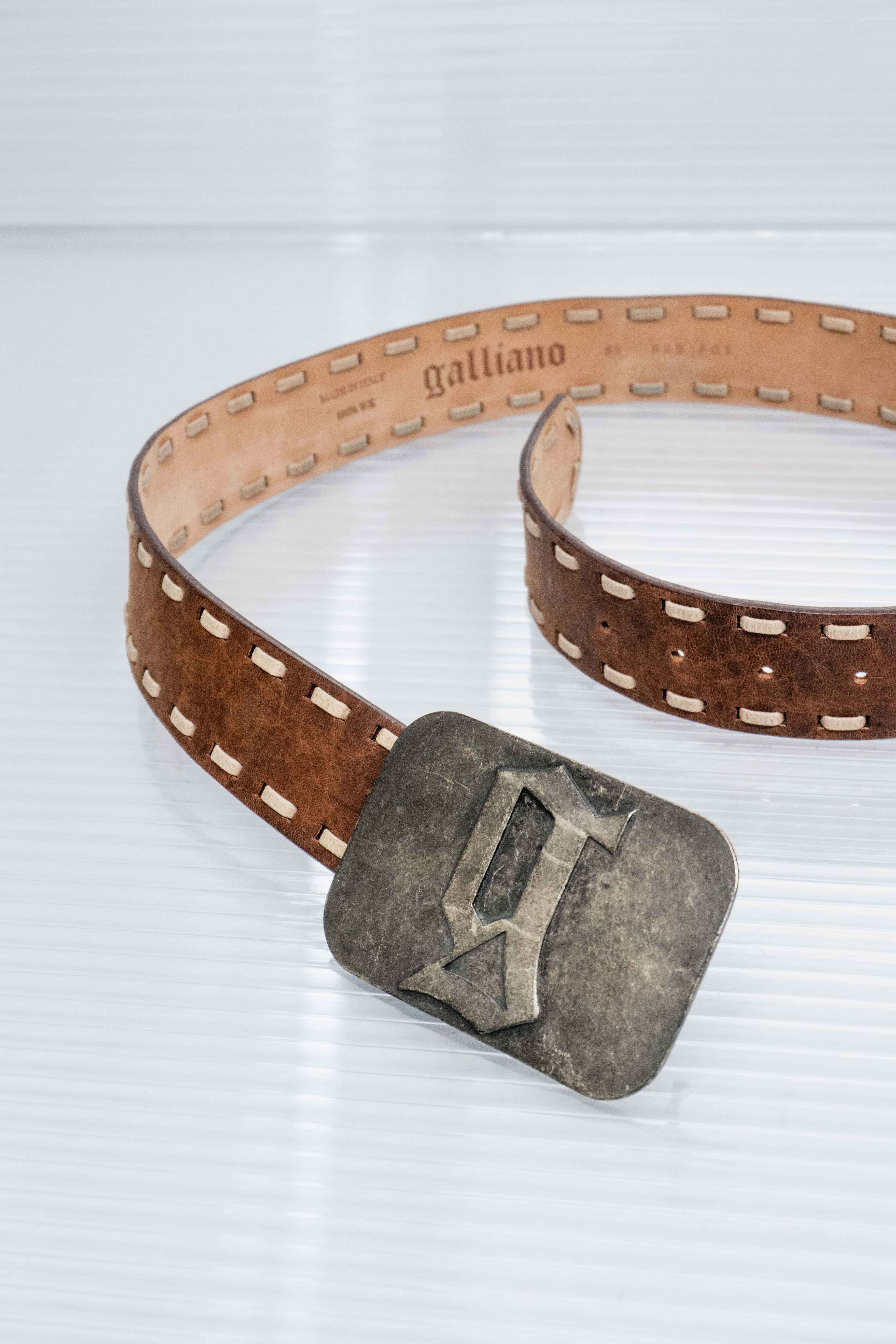 BROWN LACED METAL PLATED BELT