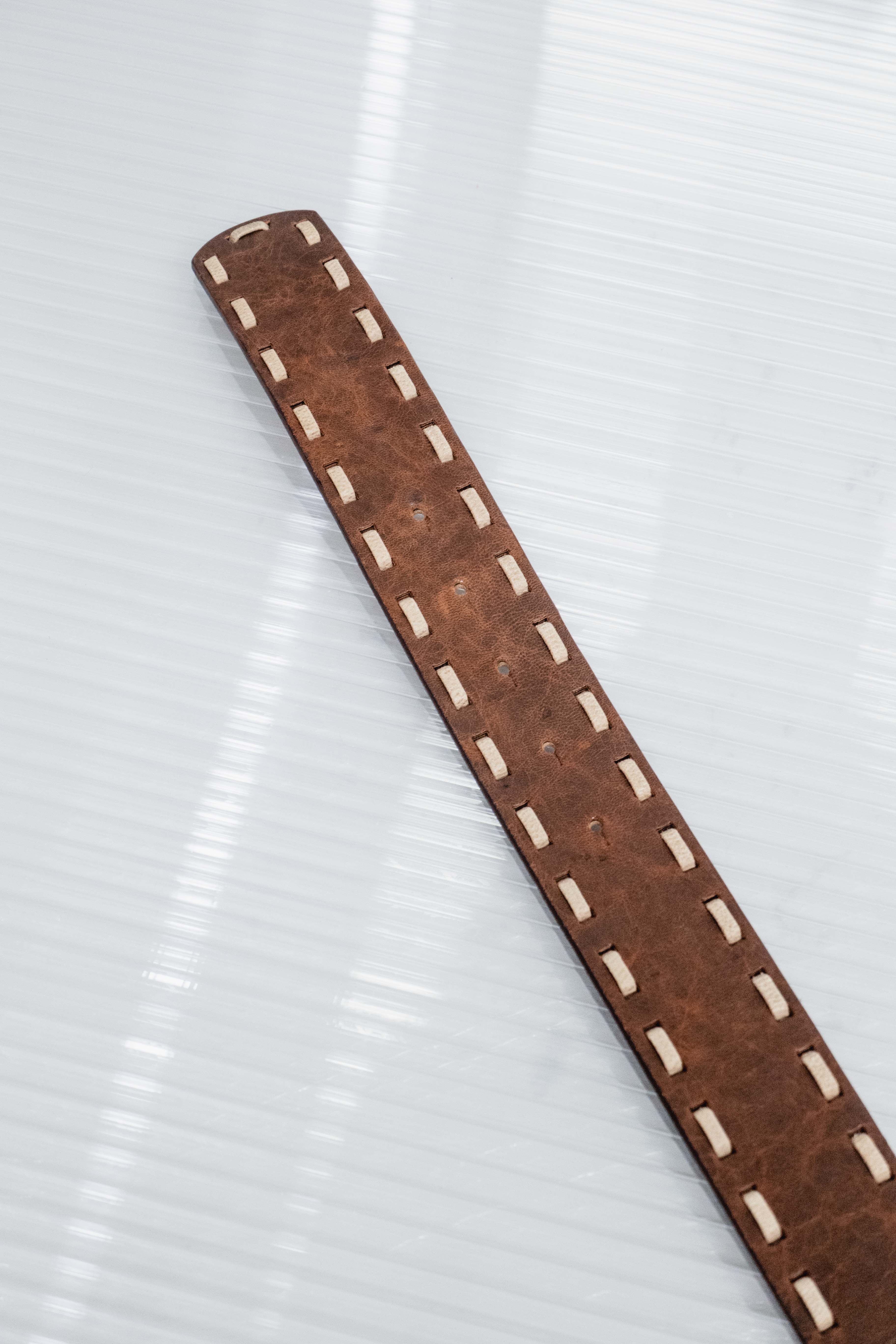 BROWN LACED METAL PLATED BELT