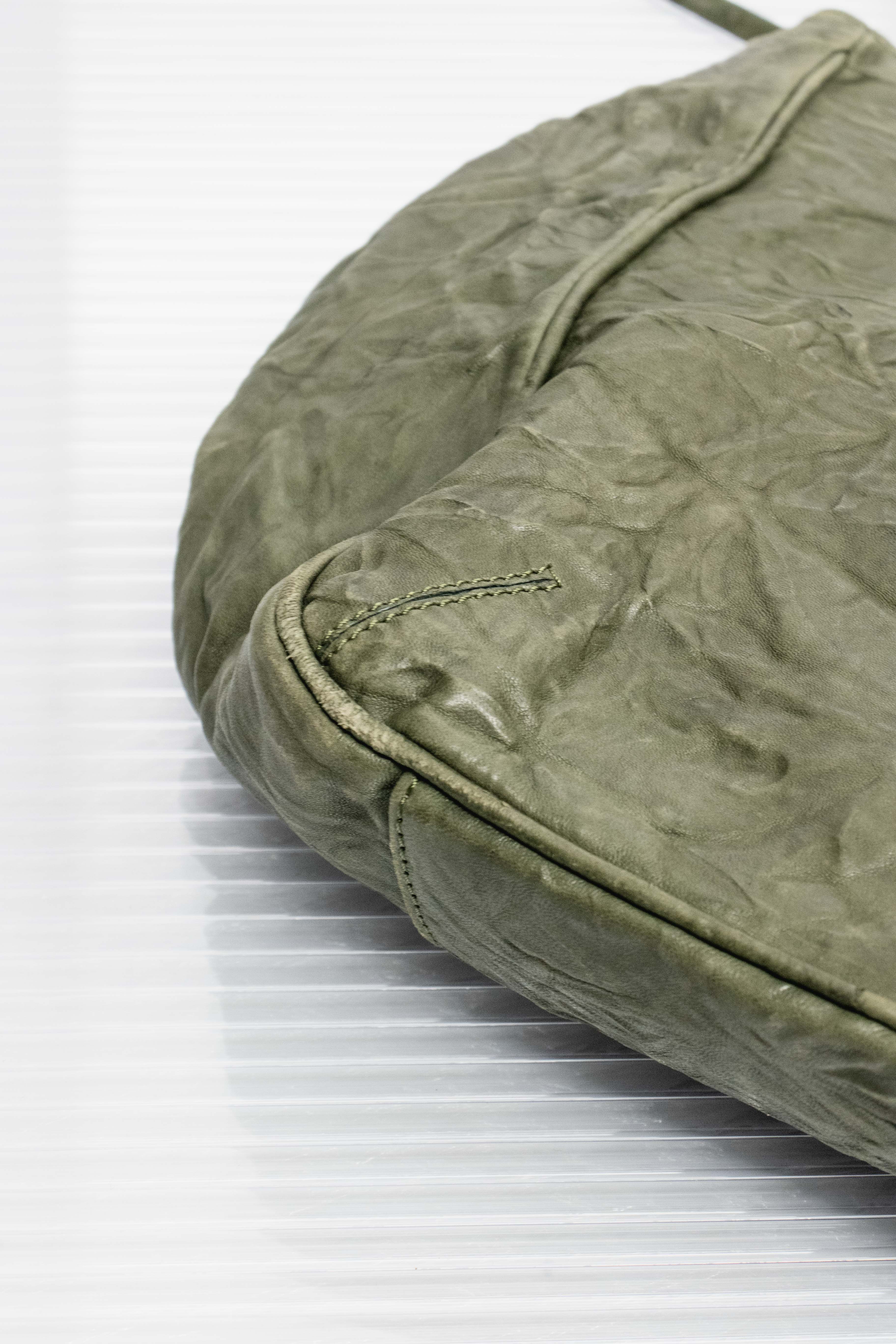GREEN CRINKLE SHOULDER BAG