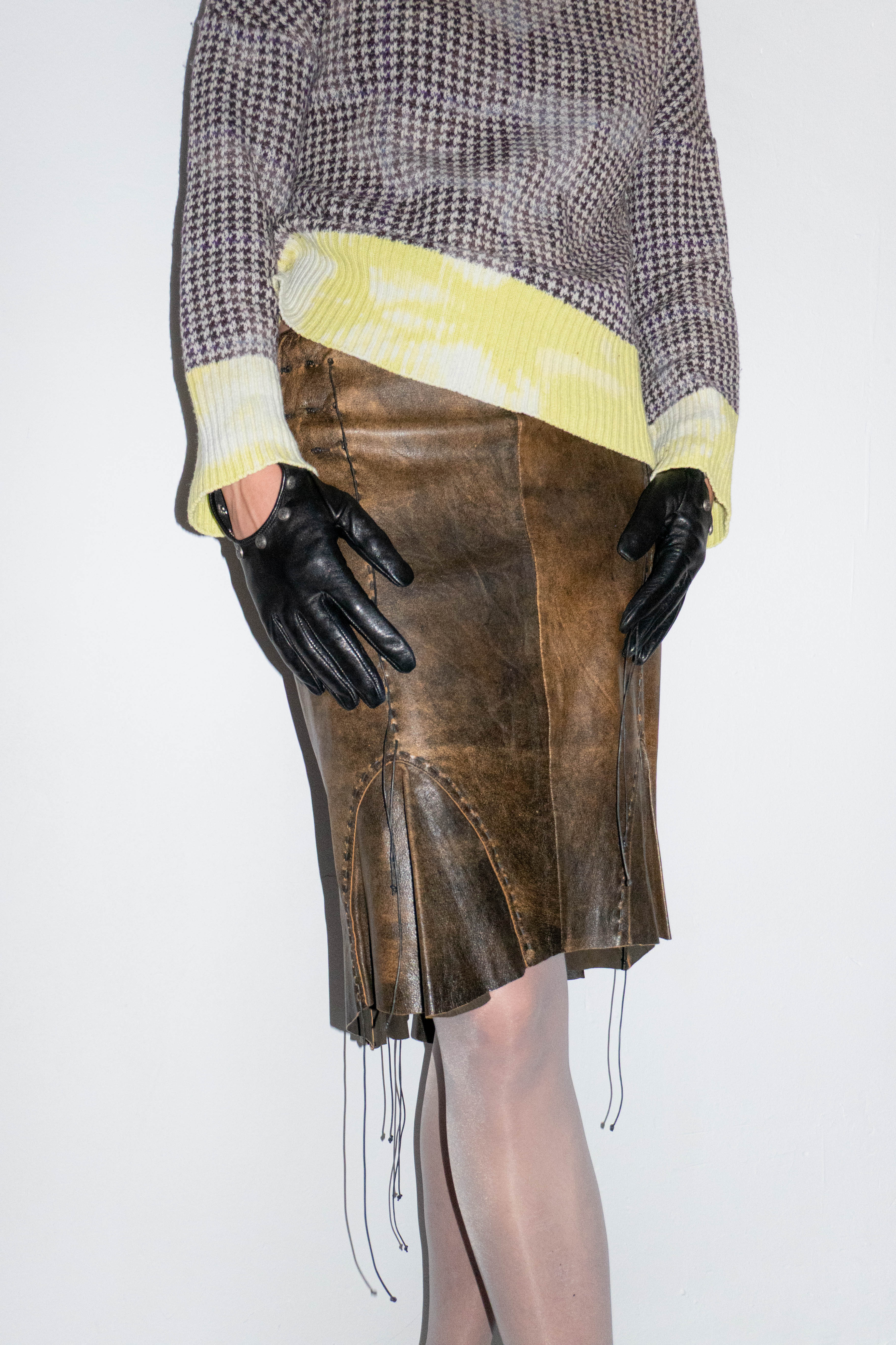 WASHED LEATHER RUCHED LACED SKIRT