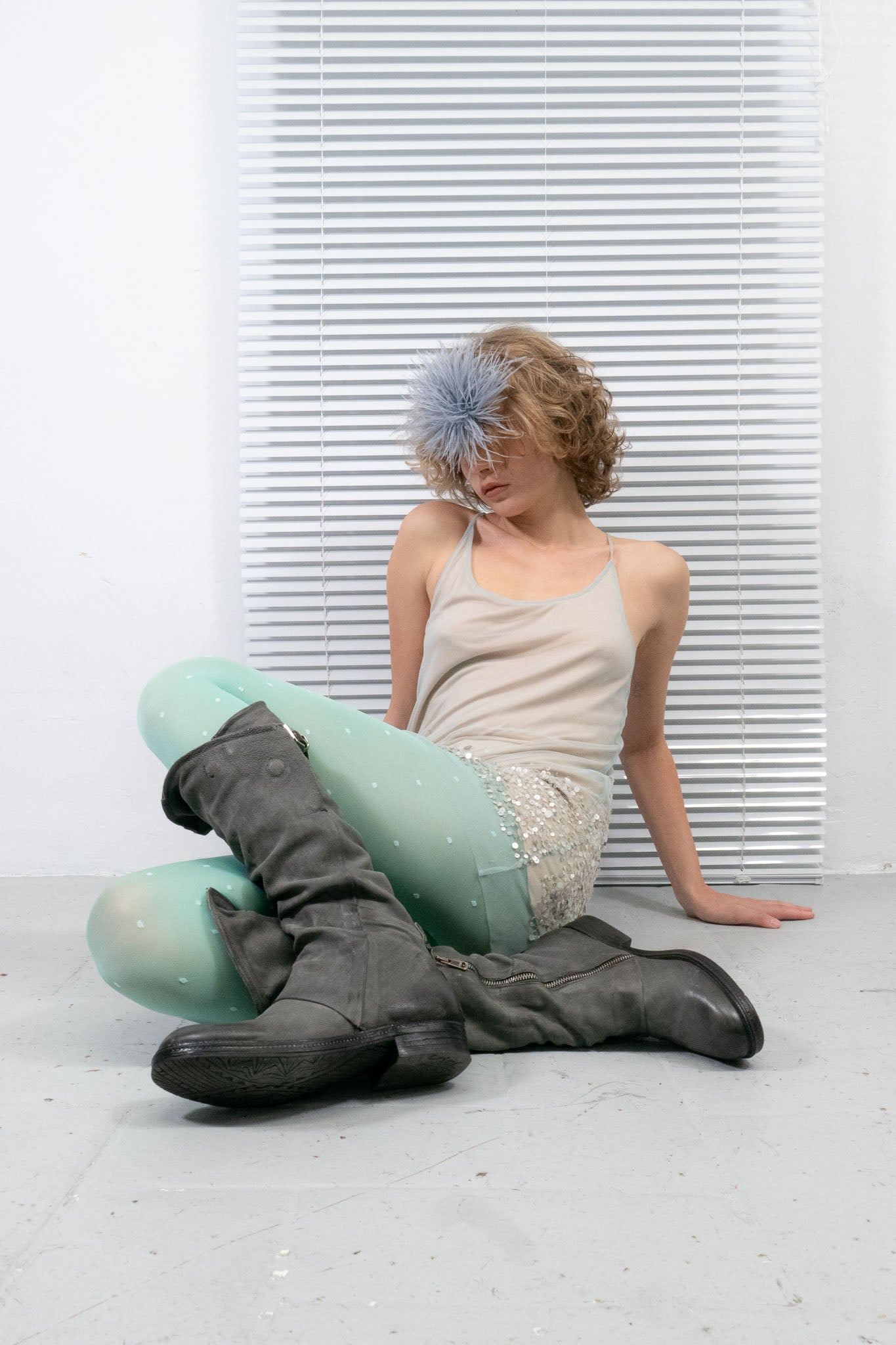 GREY SLOUCHY KNEE-HIGH BOOTS