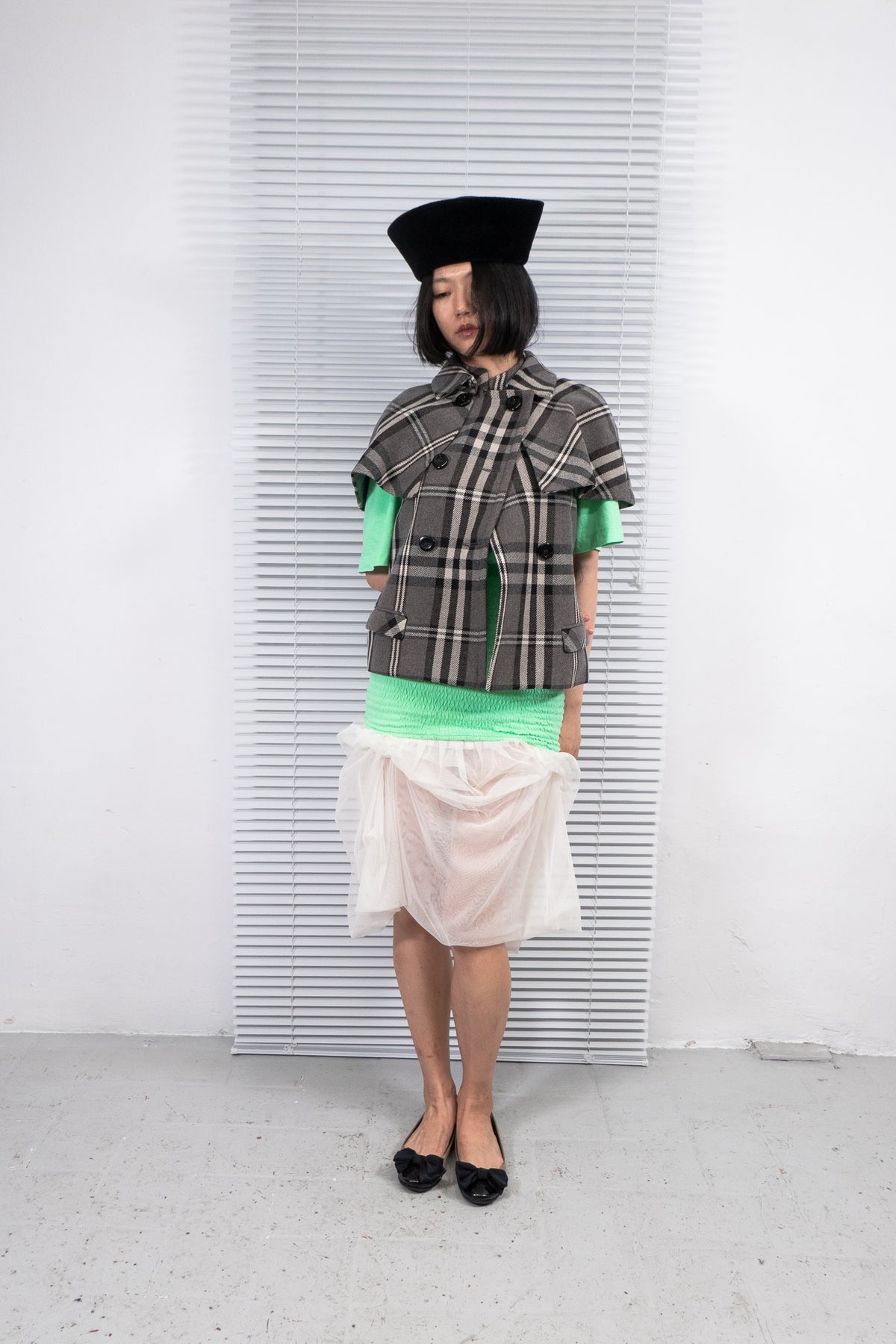 GREY PLAID WOOL CAPE JACKET