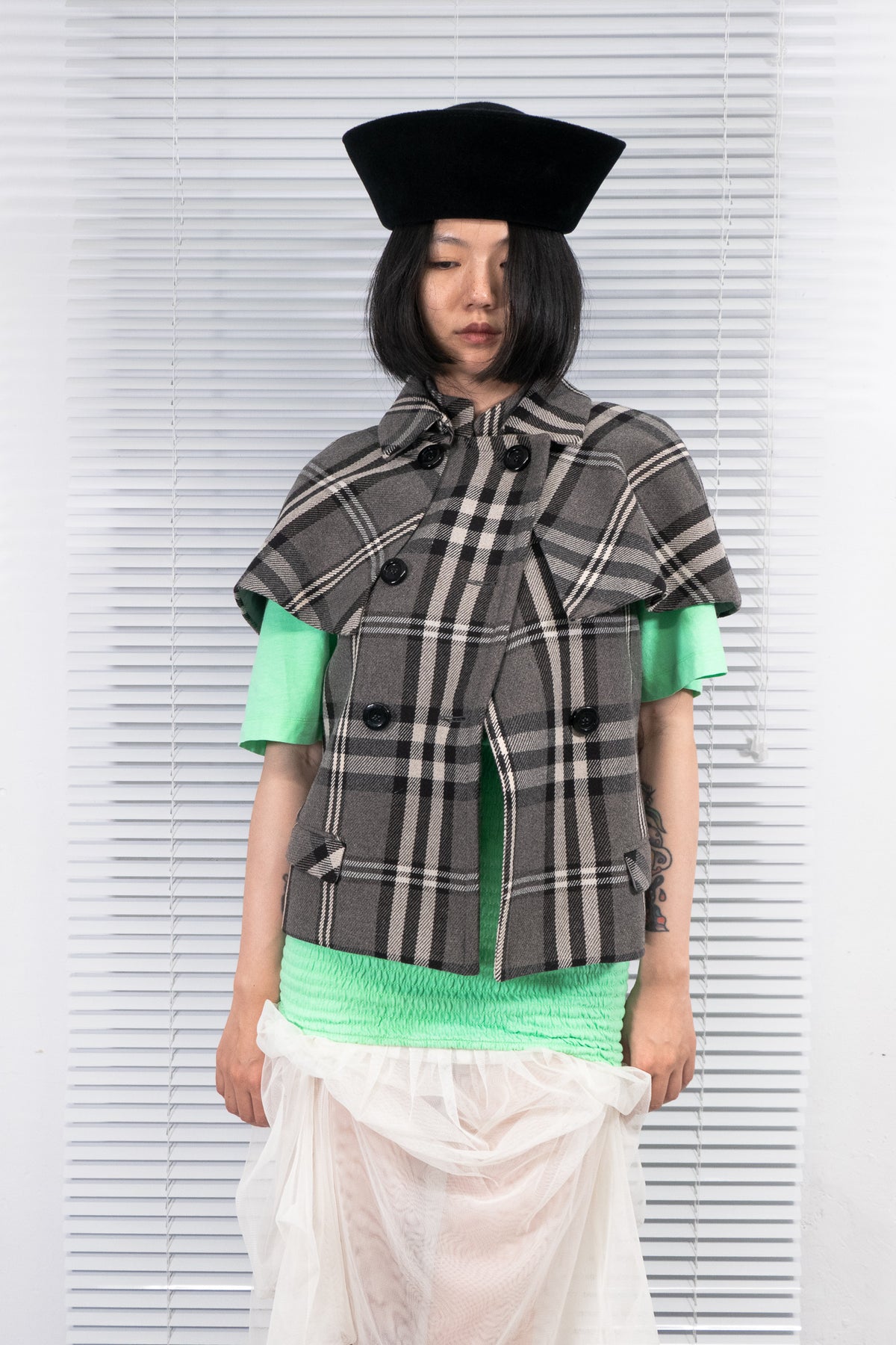 GREY PLAID WOOL CAPE JACKET