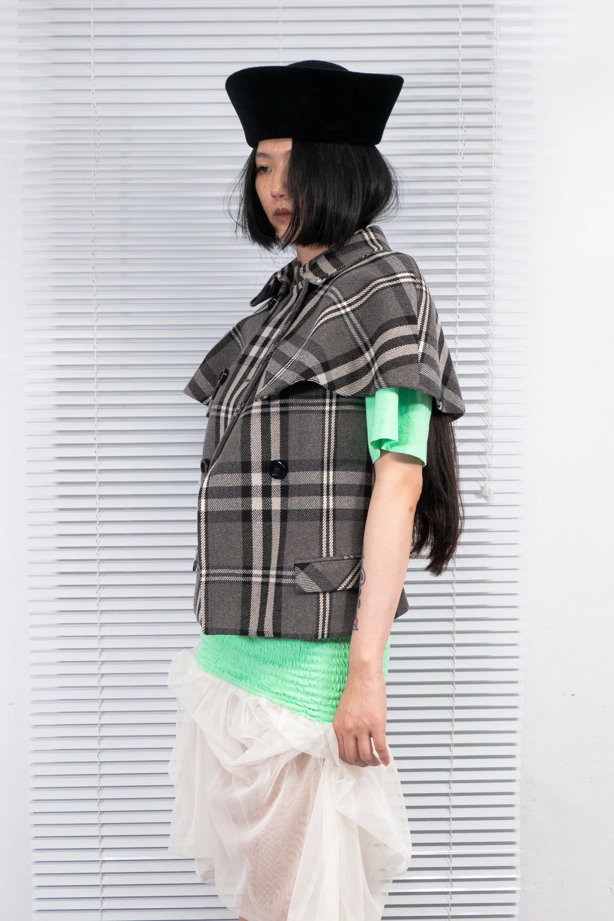 GREY PLAID WOOL CAPE JACKET