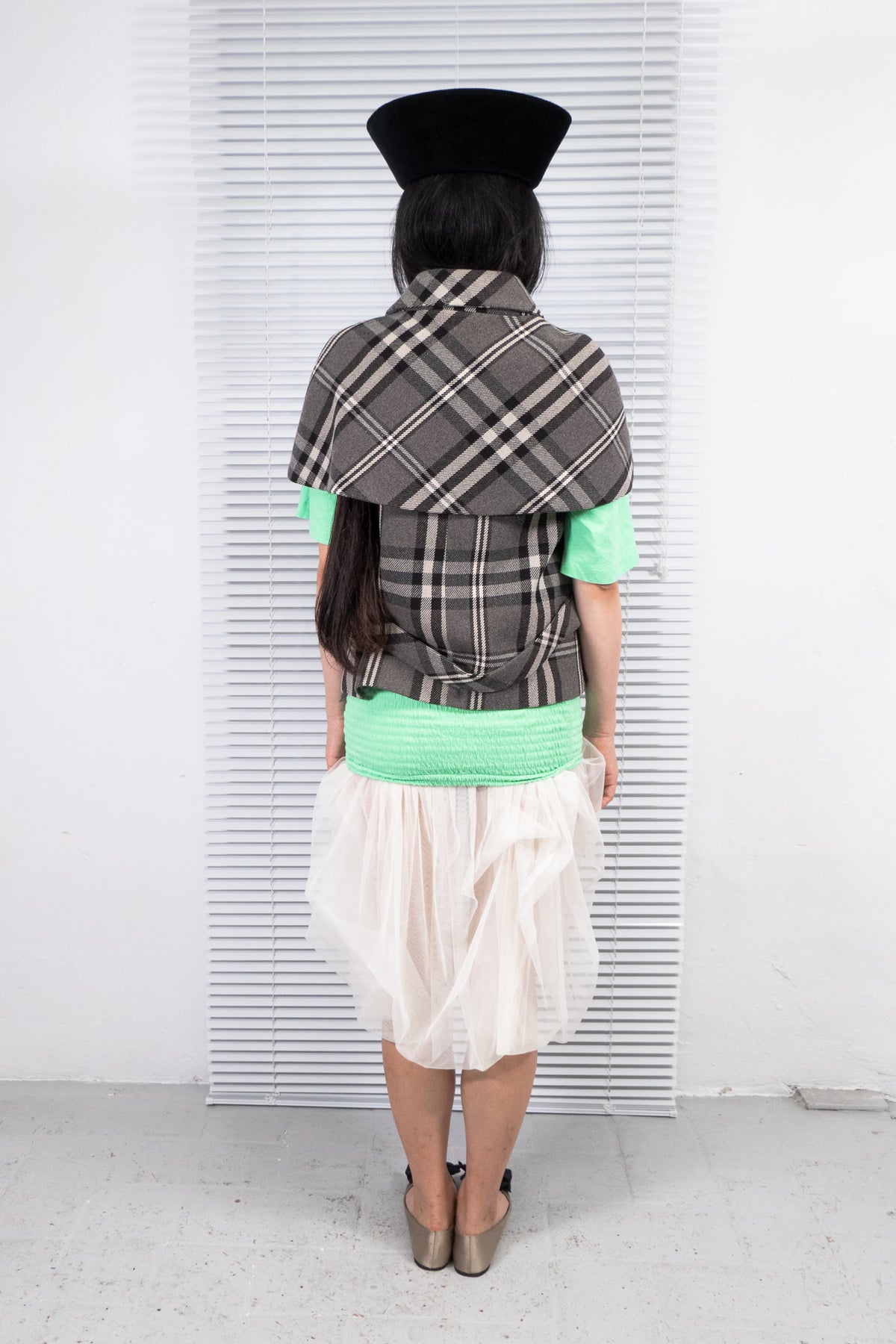 GREY PLAID WOOL CAPE JACKET