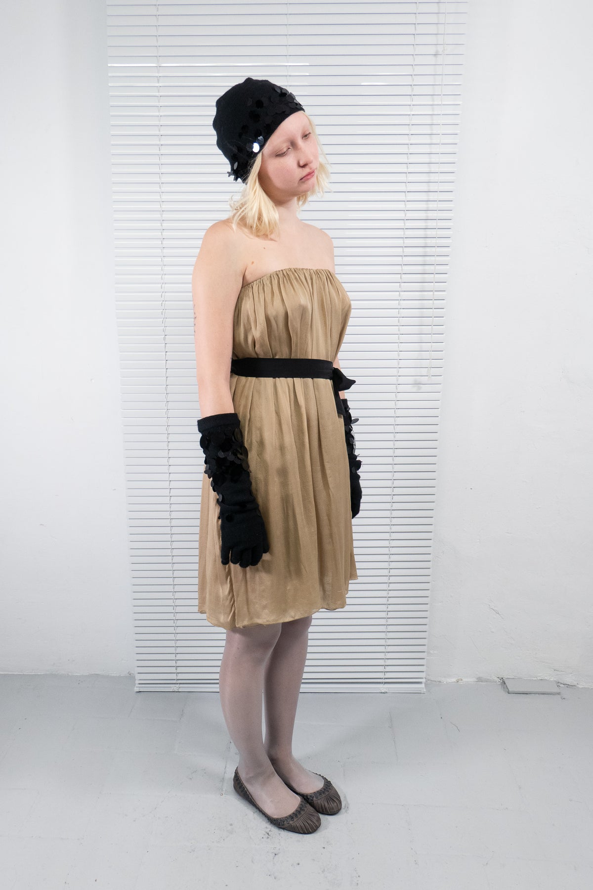 SILK LAYERED STRAPLESS BOW DRESS