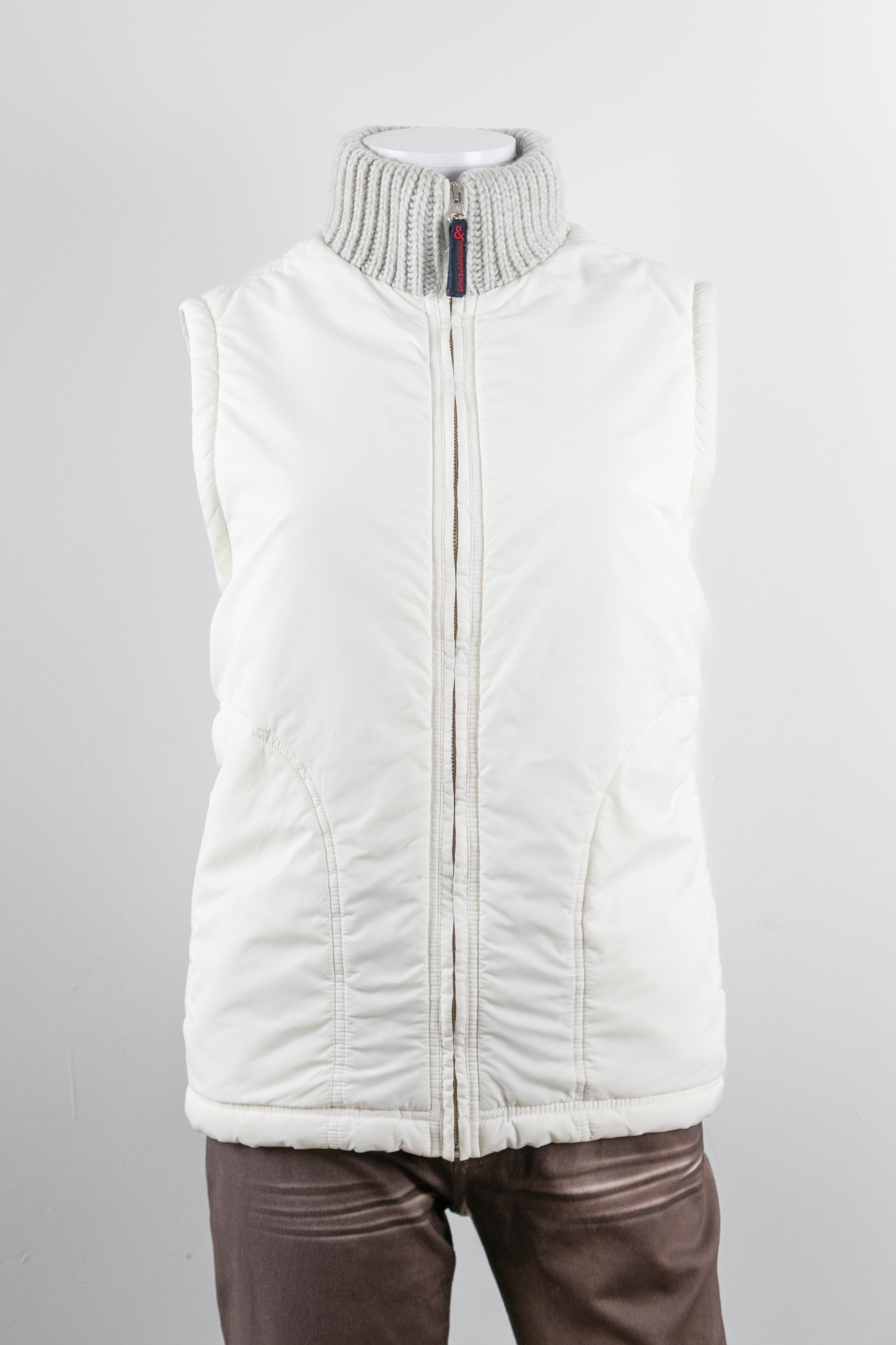 WHITE PUFFER VEST