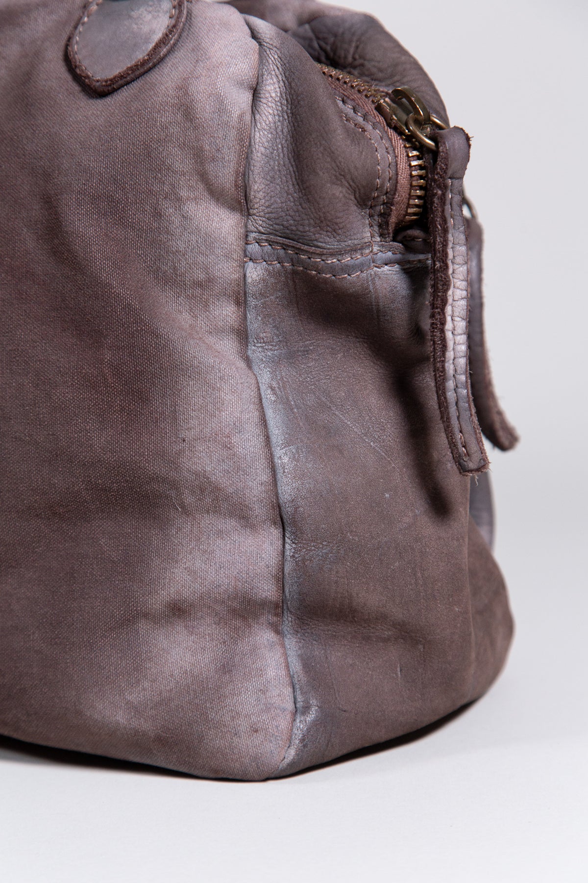 WASHED BROWN LEATHER MULTI-POCKET BAG