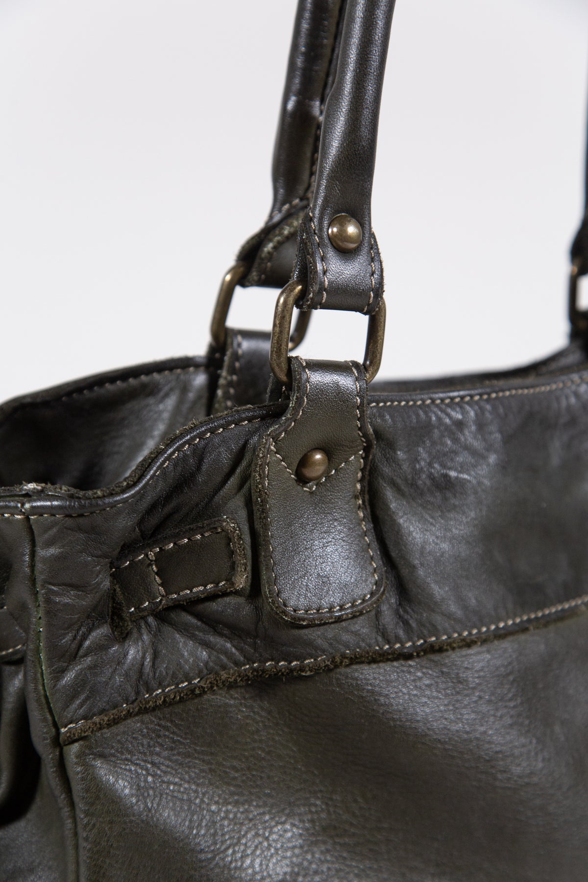 DARK GREEN LEATHER BELTED SLOUCHY TRAVEL BAG