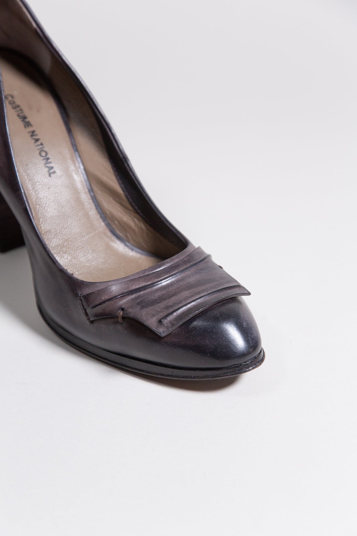 COSTUME NATIONAL LEATHER BLOCK HEEL PUMPS