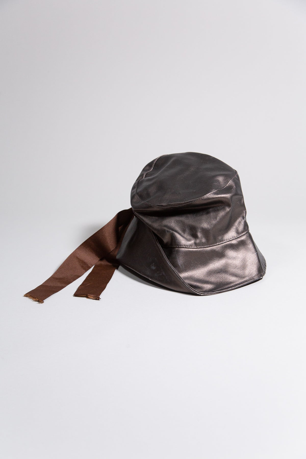 DARK BROWN LEATHER OVERSIZED SCULPTURAL BUCKET HAT