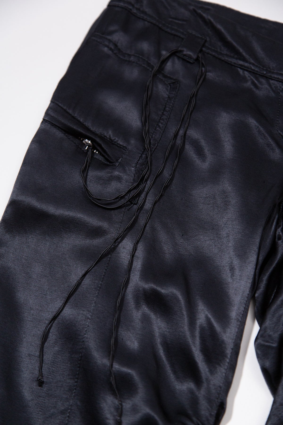 SATIN VISCOSE FRINGE CAPRI PANTS