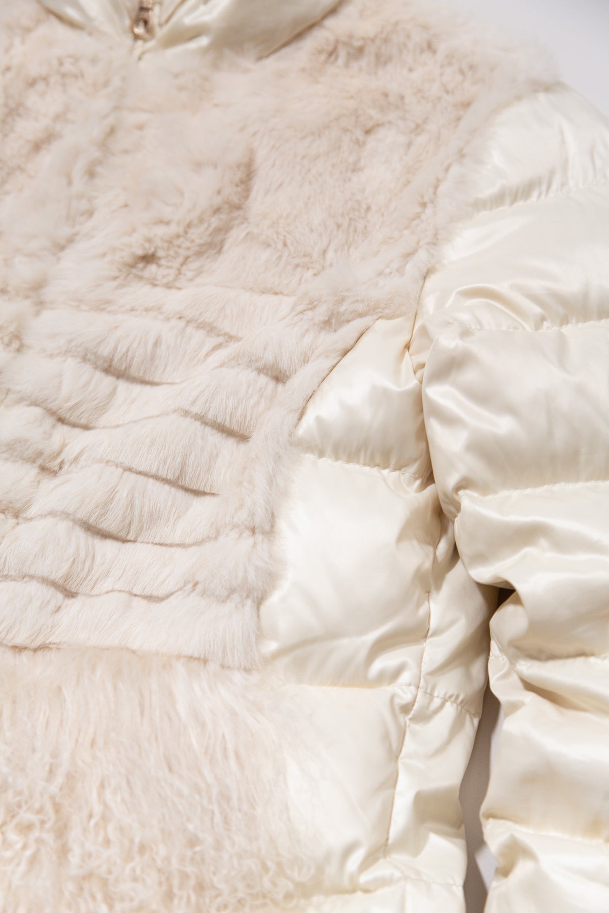 IVORY FUR TRIMMED DOWN PUFFER JACKET