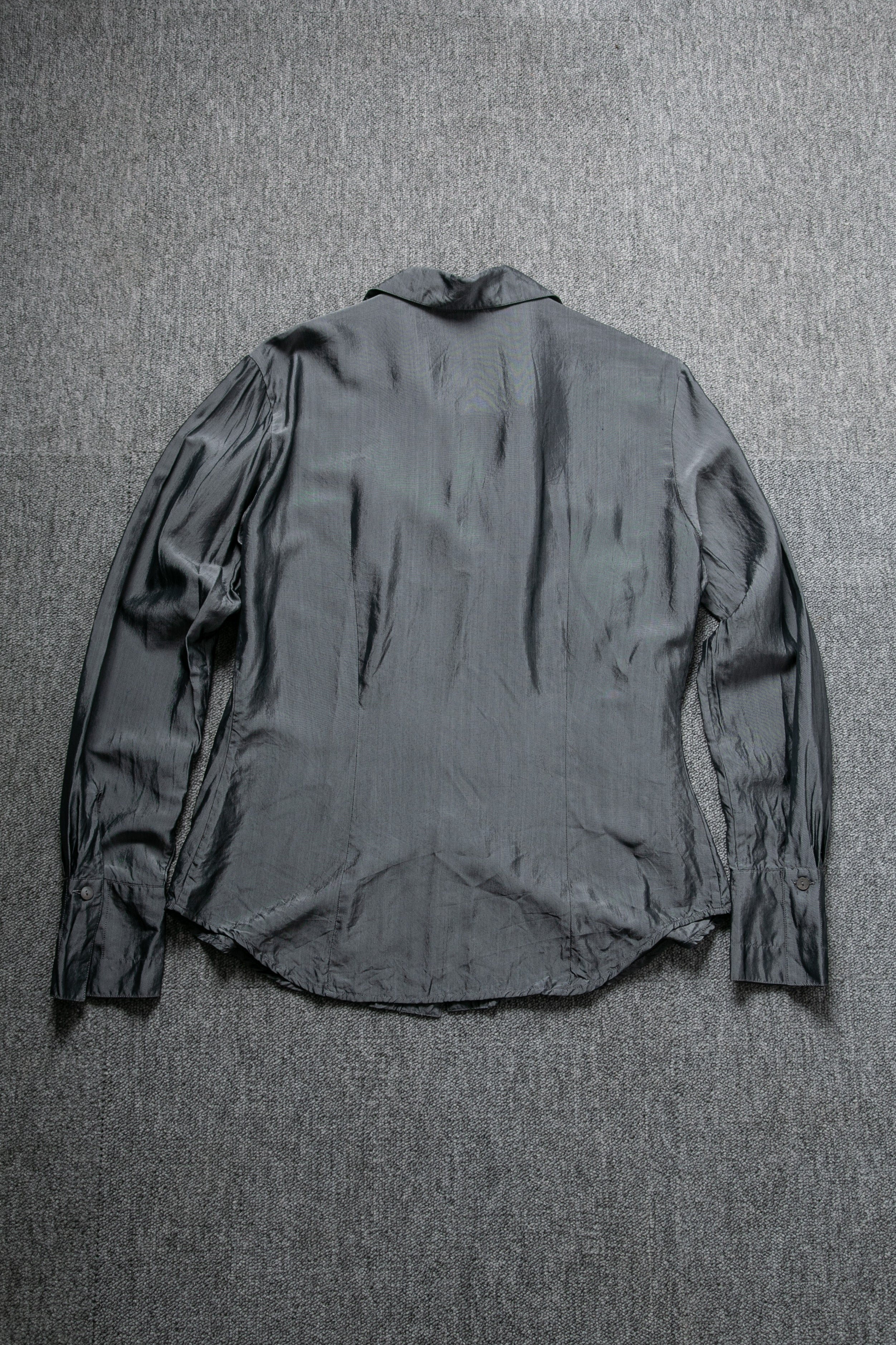 SILK SILVER BUTTONED TOP