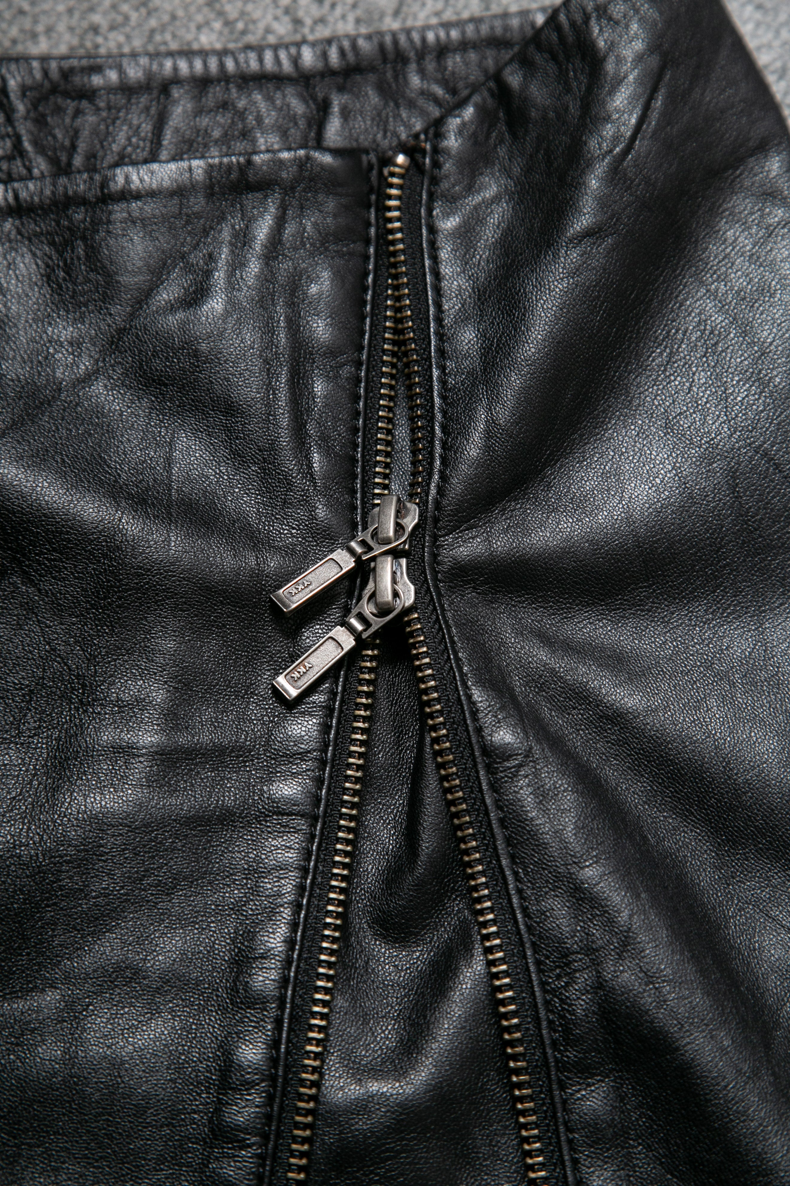 LEATHER ASSYMETRIC ZIPPERD SKIRT