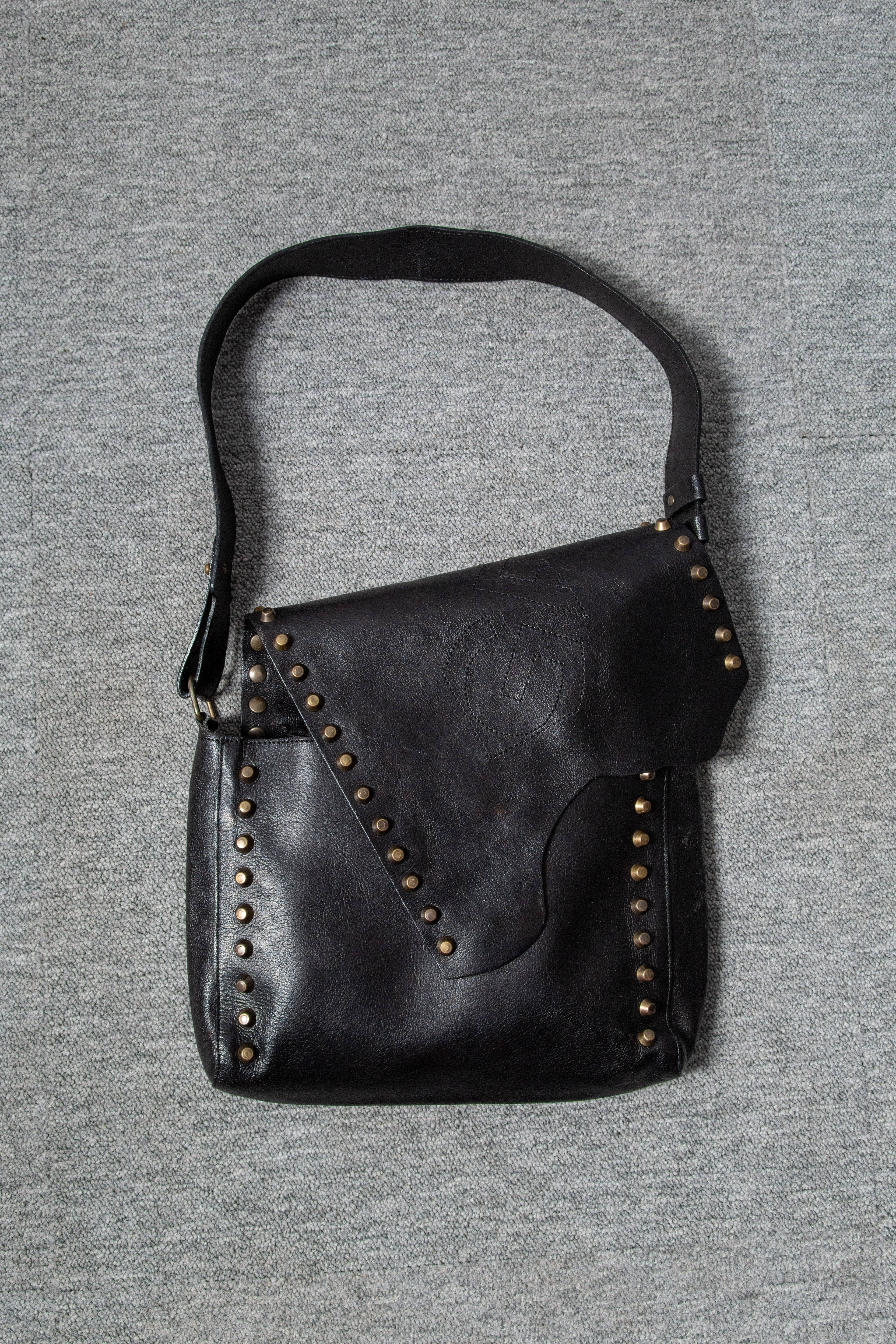 LEATHER ASYMMETRICAL STUDS BAG