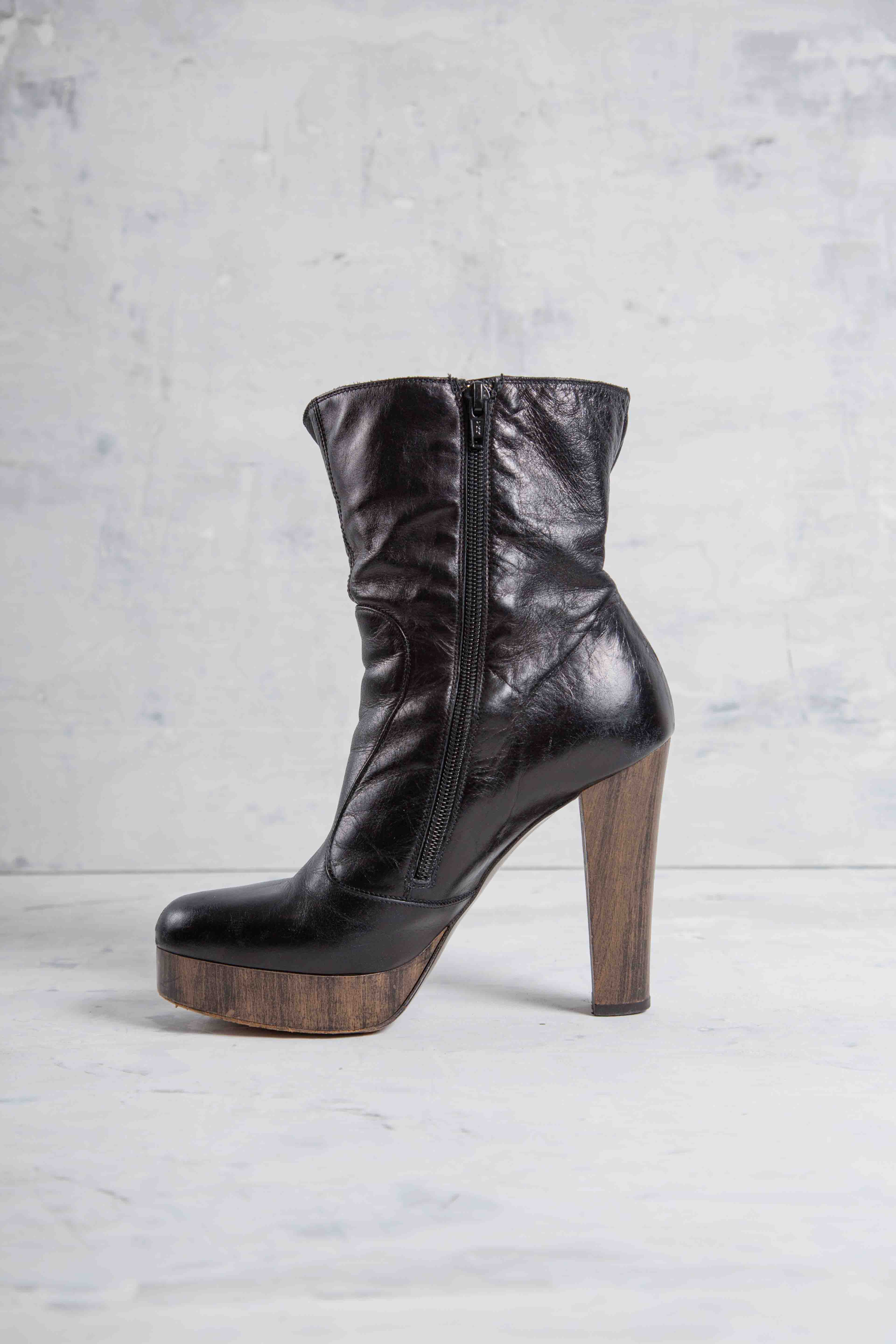 LEATHER PLATFORM HEEL BOOTS