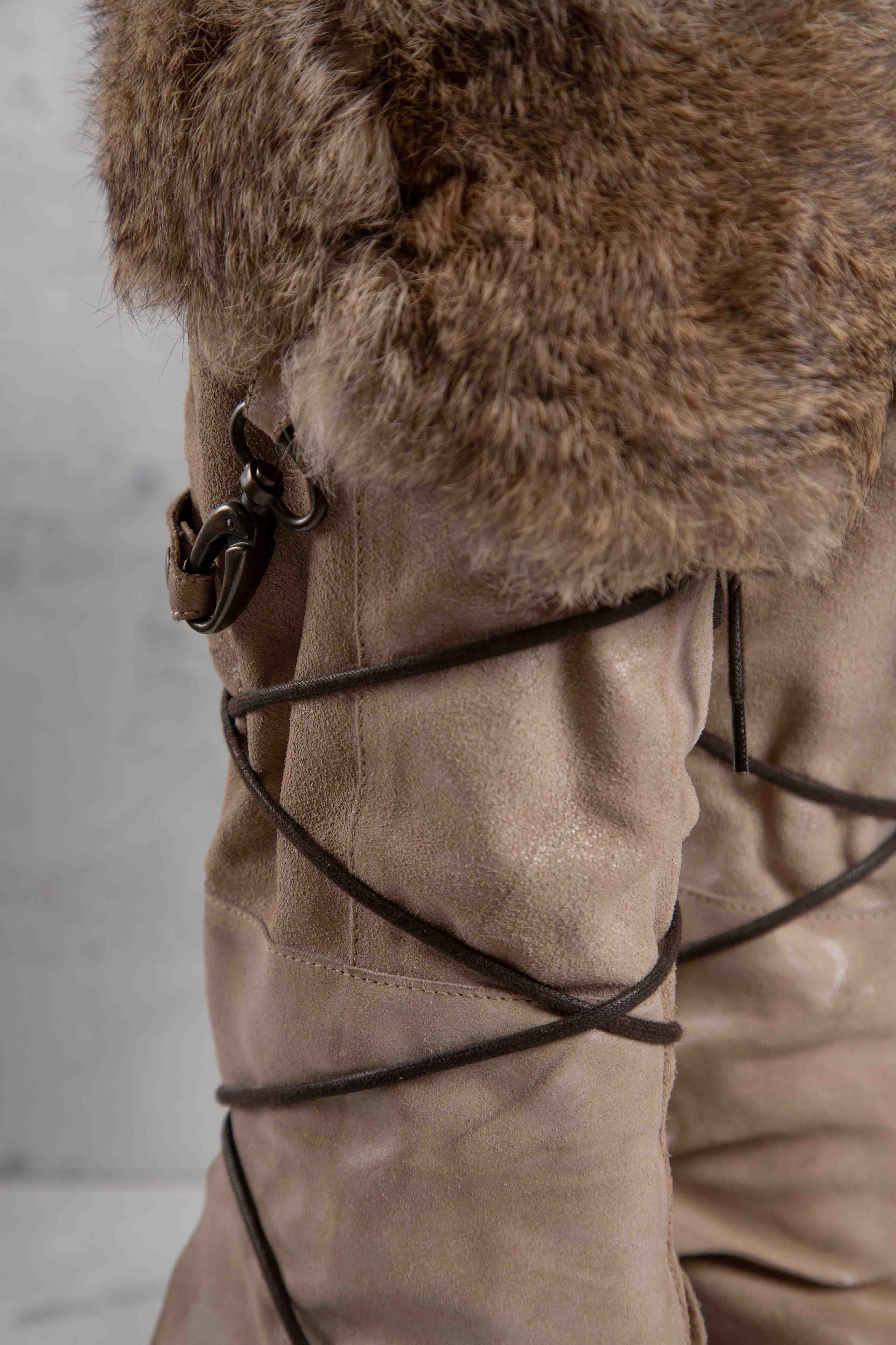 LACE-UP FUR KNEE LEATHER BOOTS