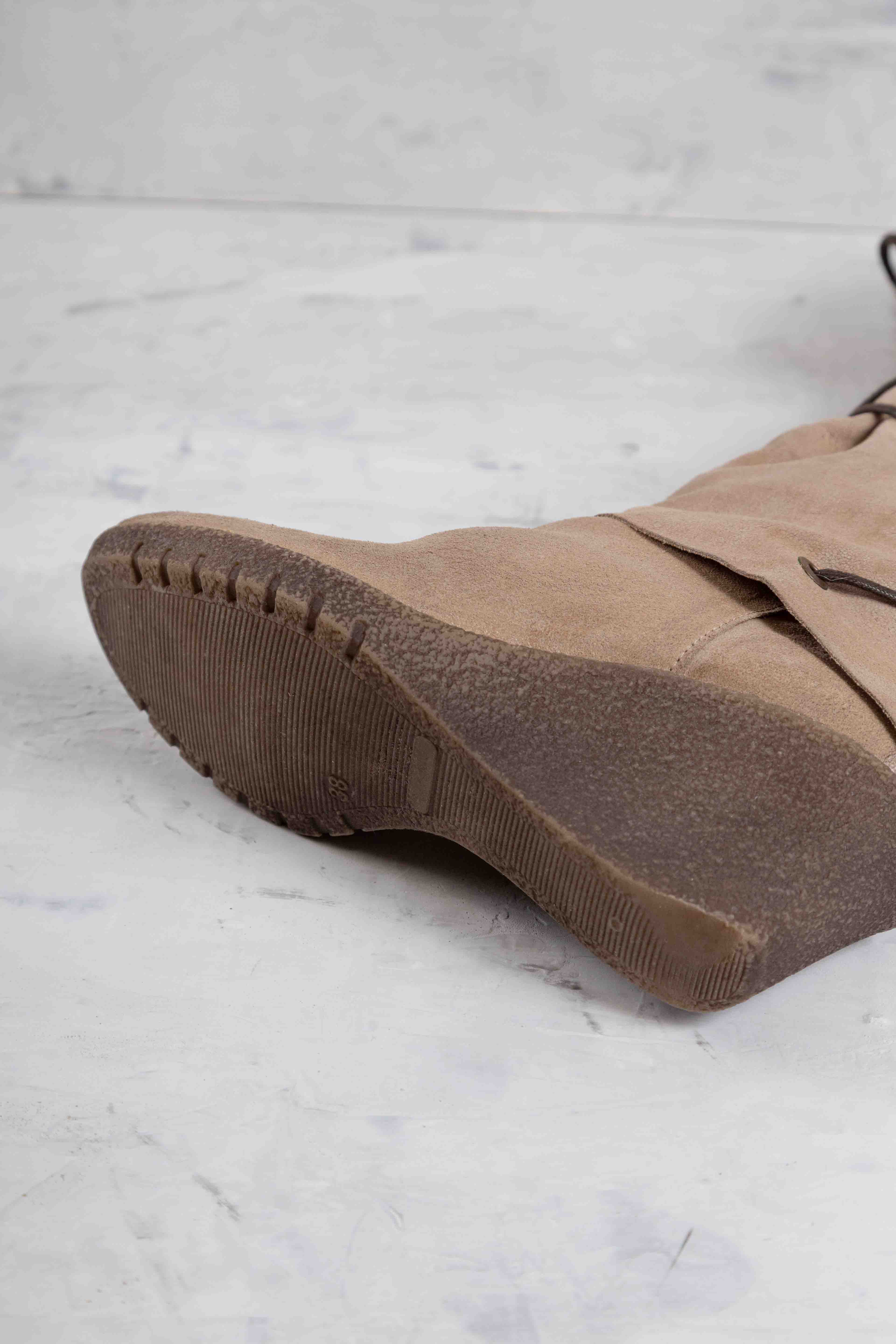 LACE-UP FUR KNEE LEATHER BOOTS