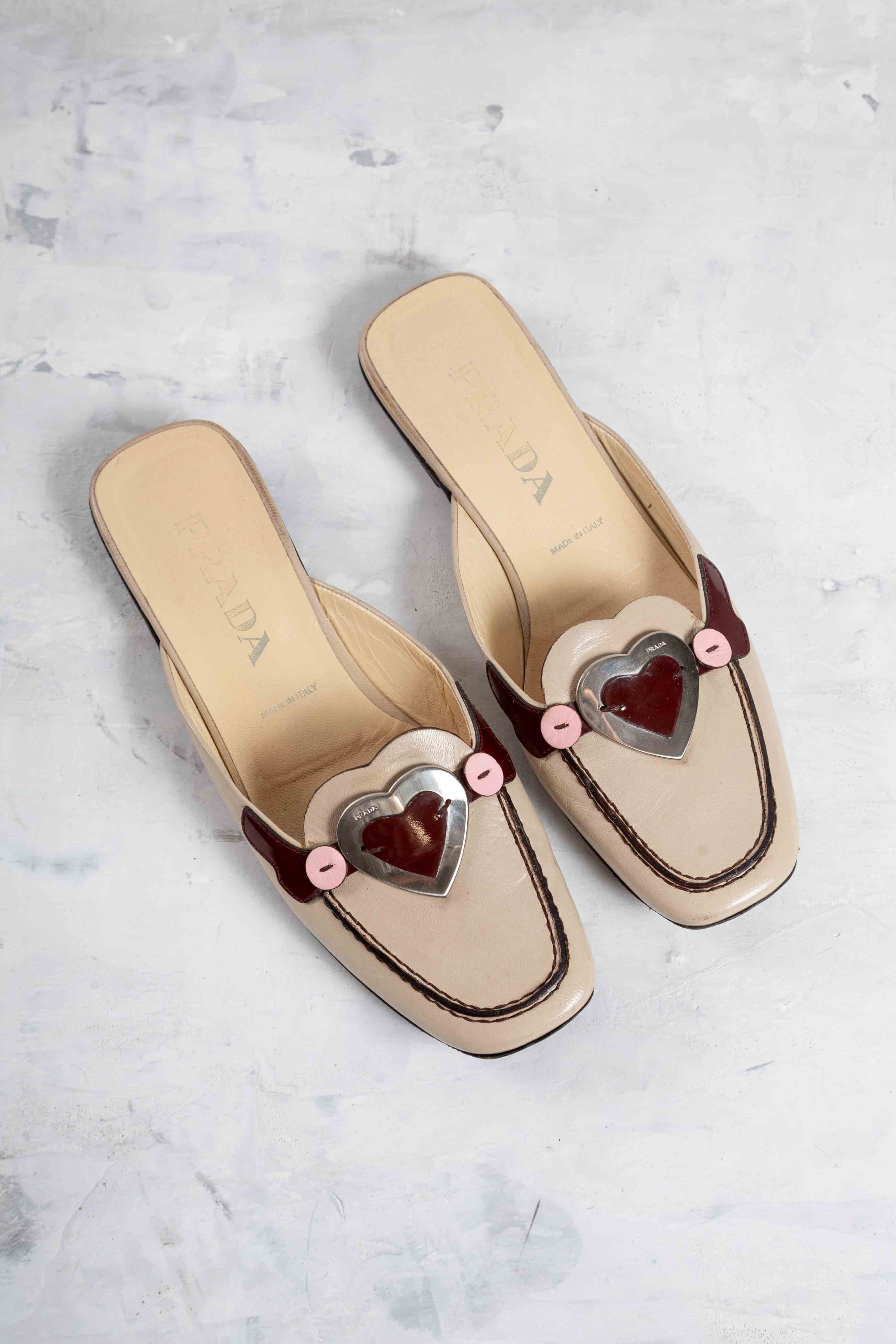 SS2000 HEART SLIPPERS