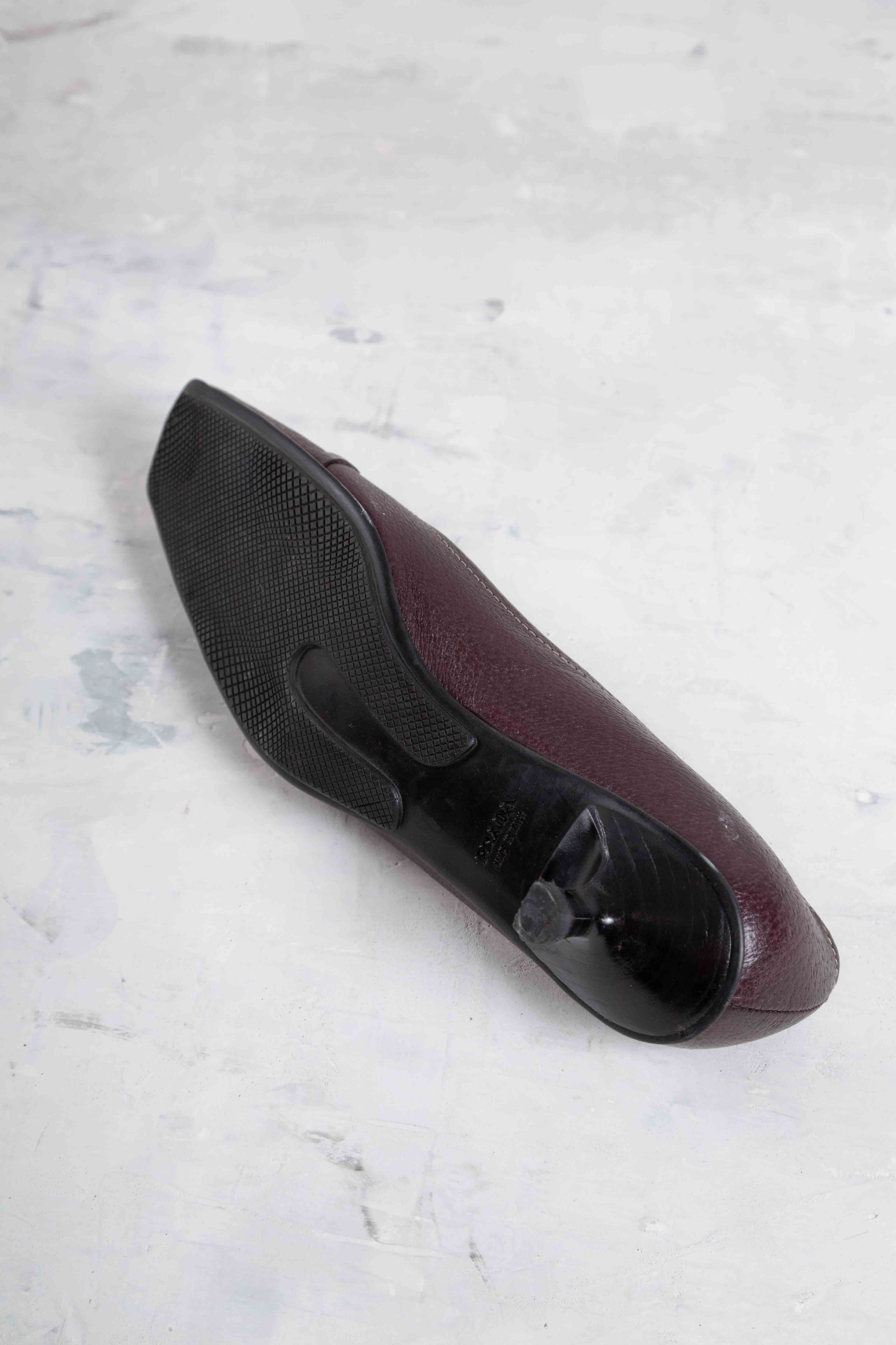 90S PURPLE PUMPS
