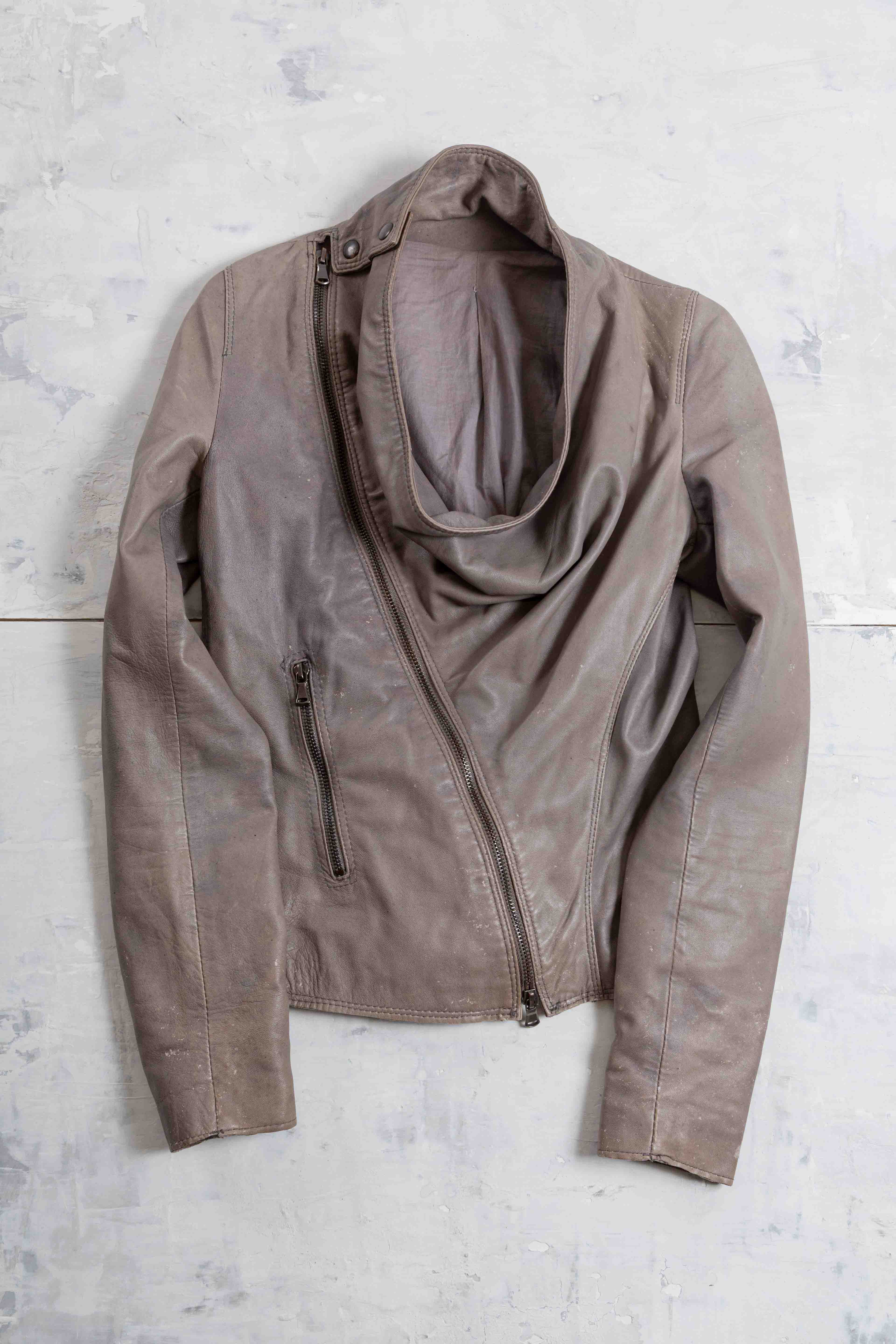 ASYMMETRIC DRAIPED LEATHER JACKET