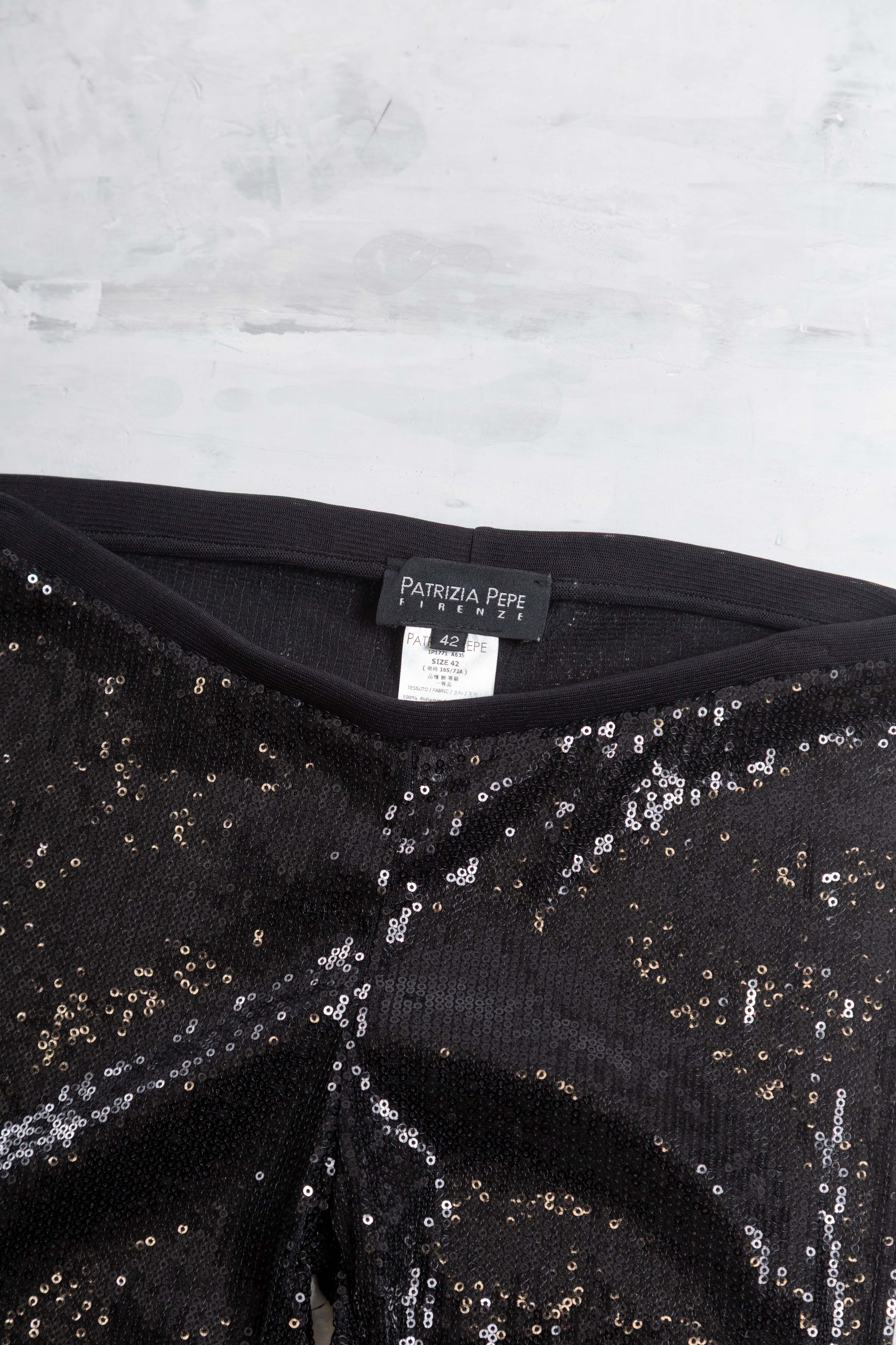 BLACK MESH SEQUINED CAPRIS